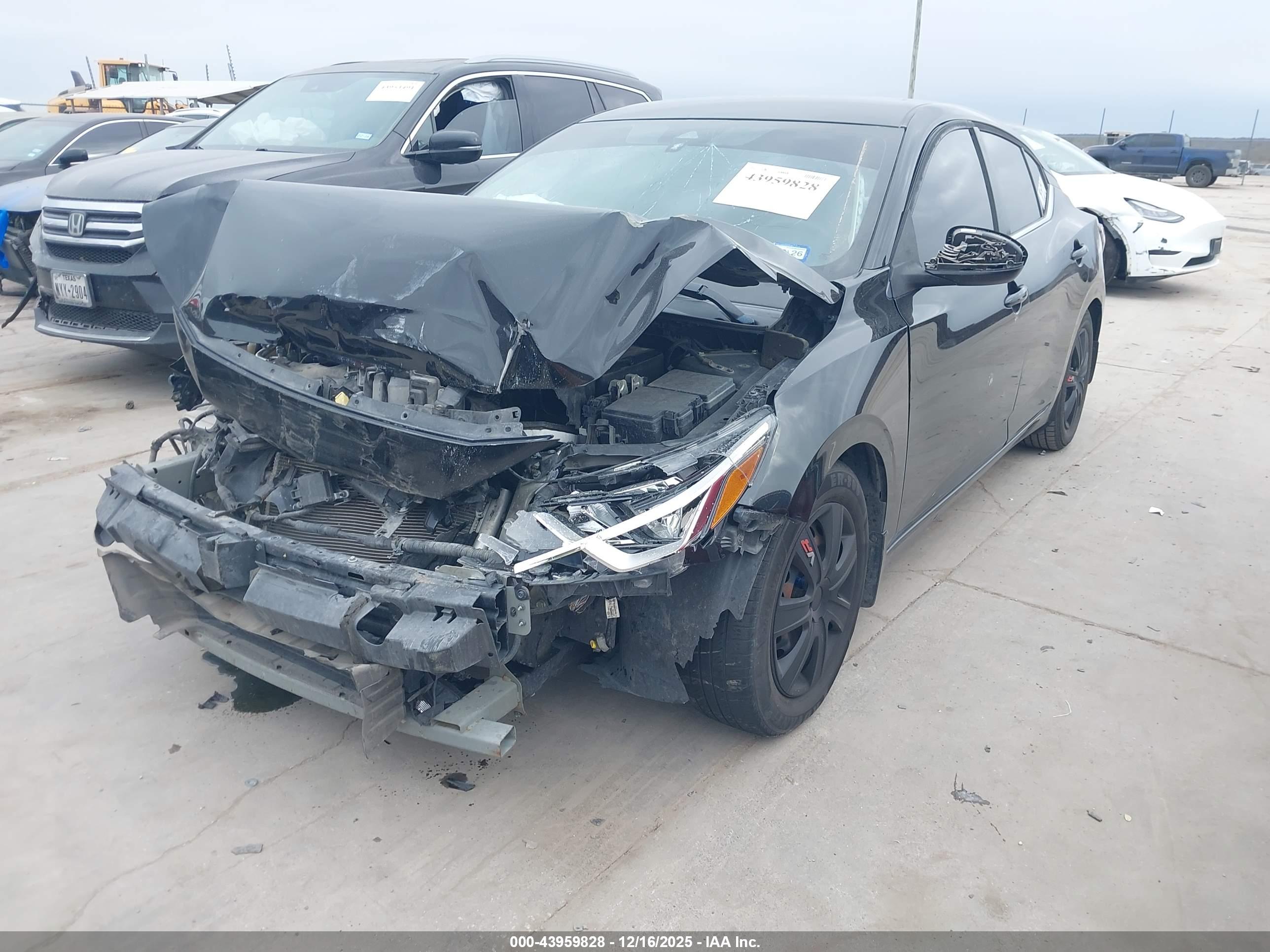NISSAN SENTRA image 2