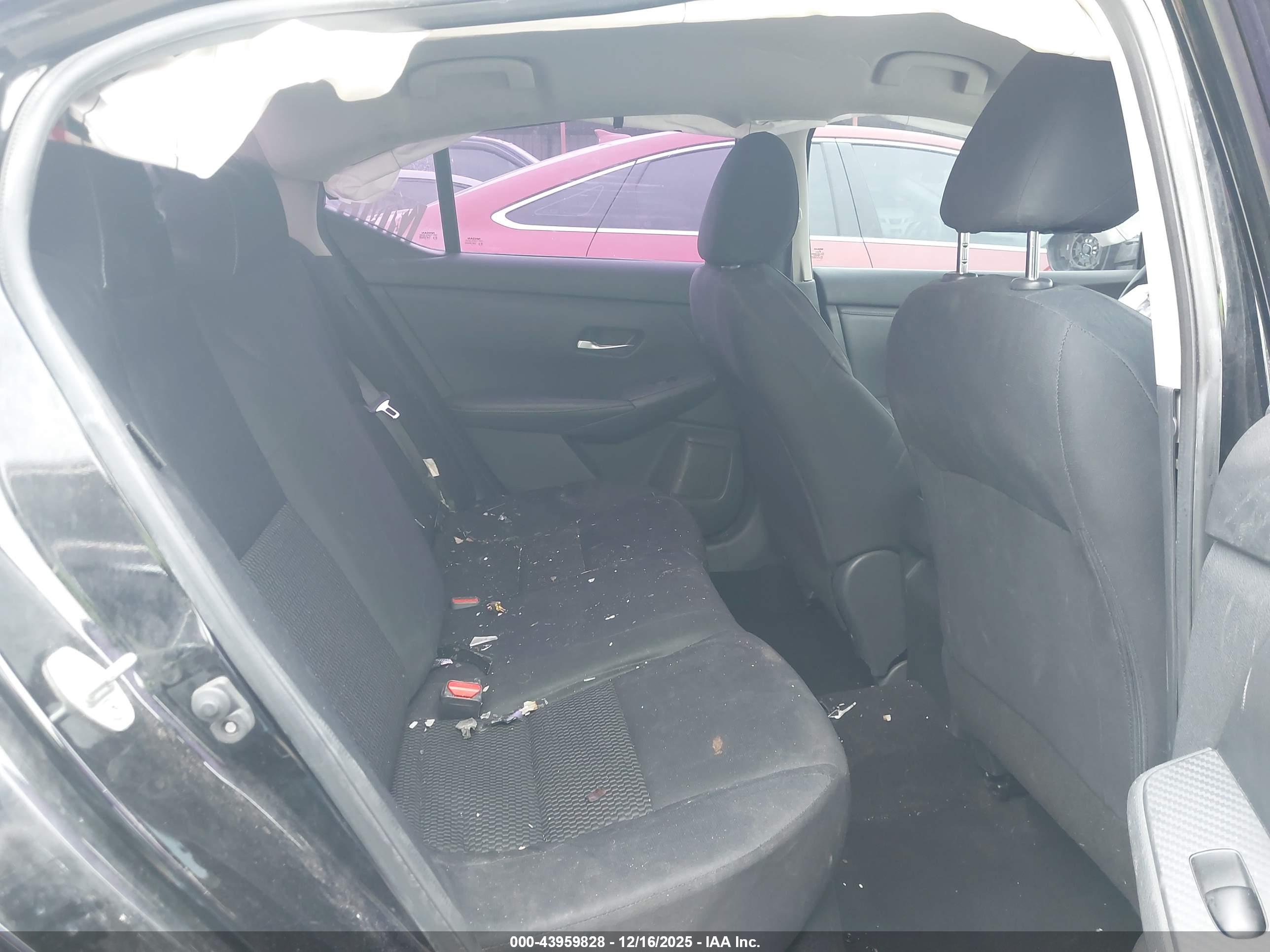 NISSAN SENTRA image 8