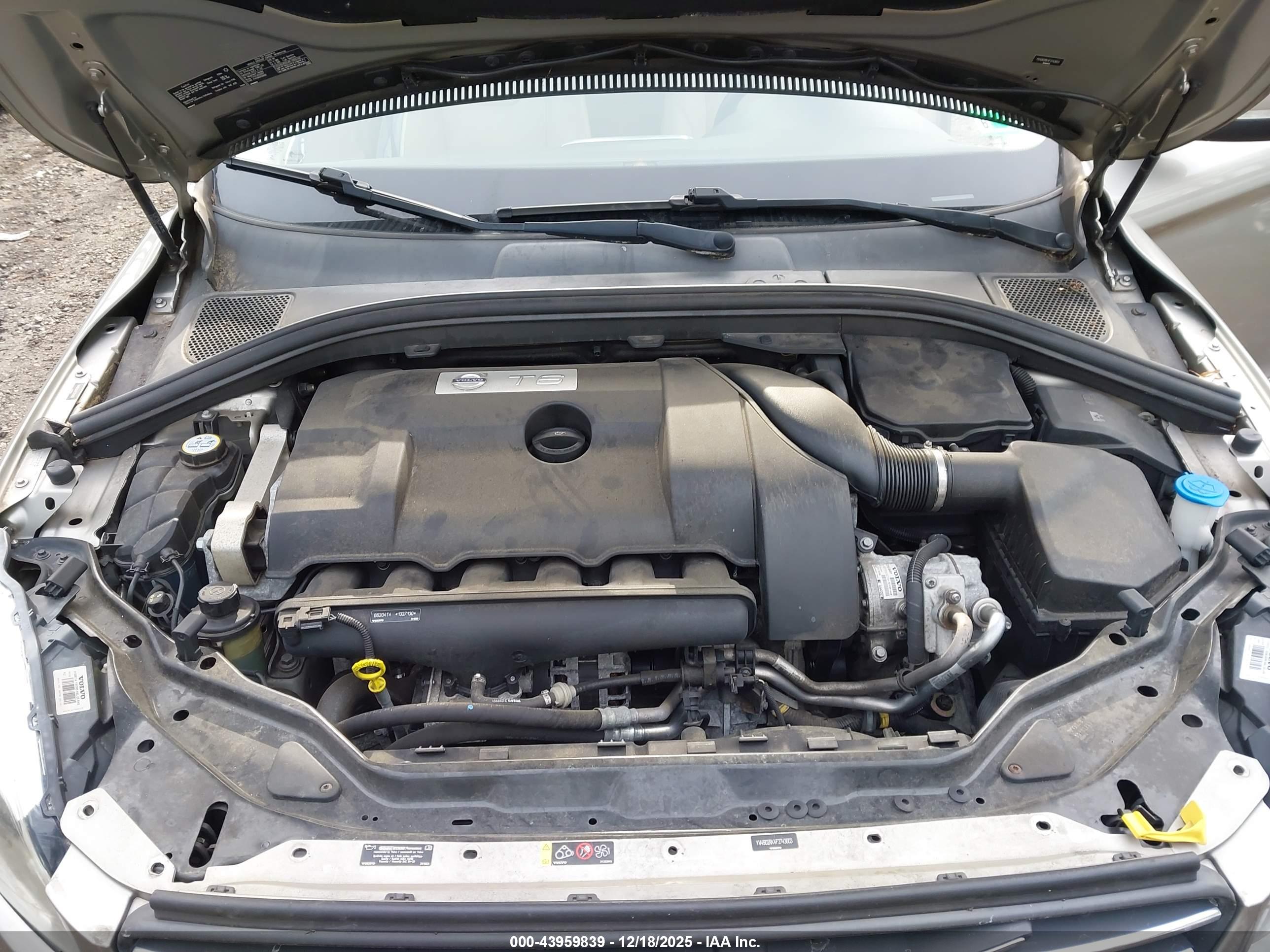 VOLVO XC60 image 10