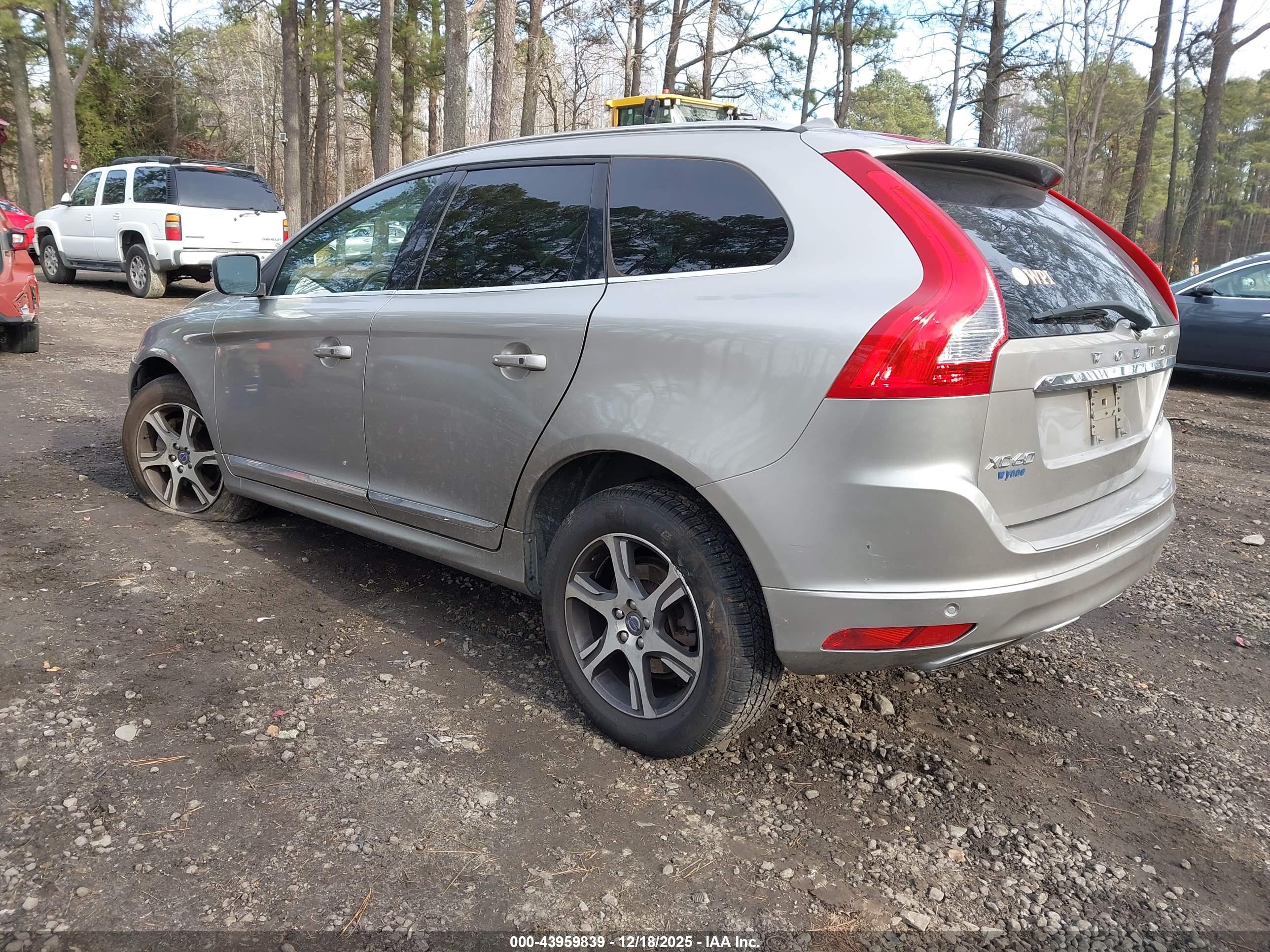 VOLVO XC60 image 3
