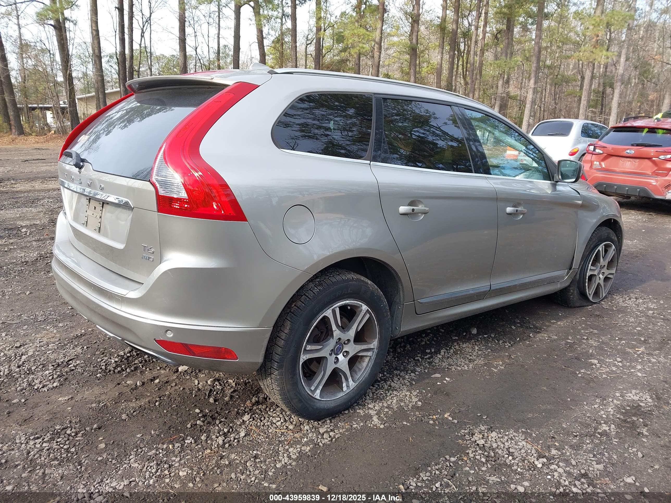 VOLVO XC60 image 4