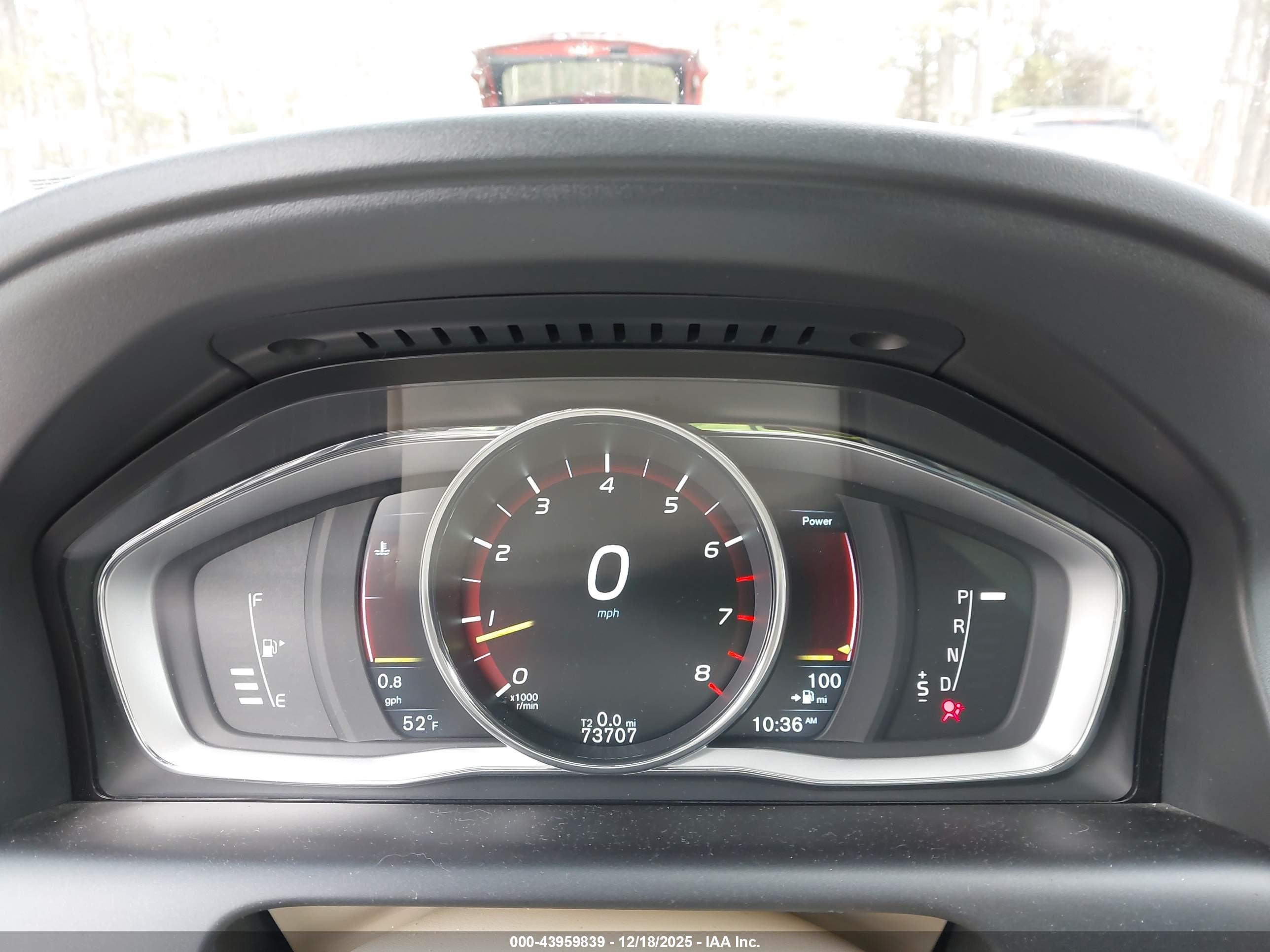 VOLVO XC60 image 7