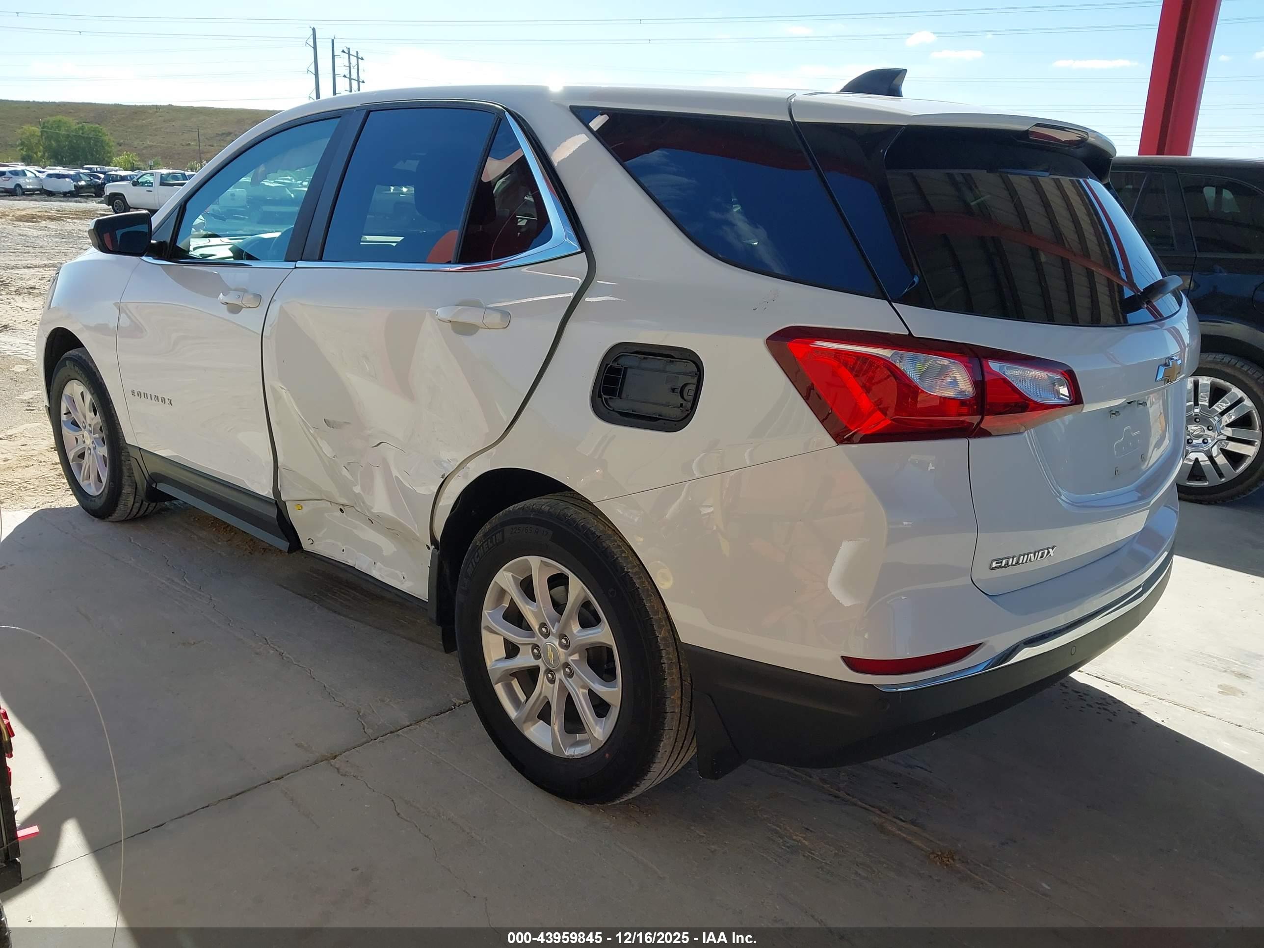 CHEVROLET EQUINOX image 3