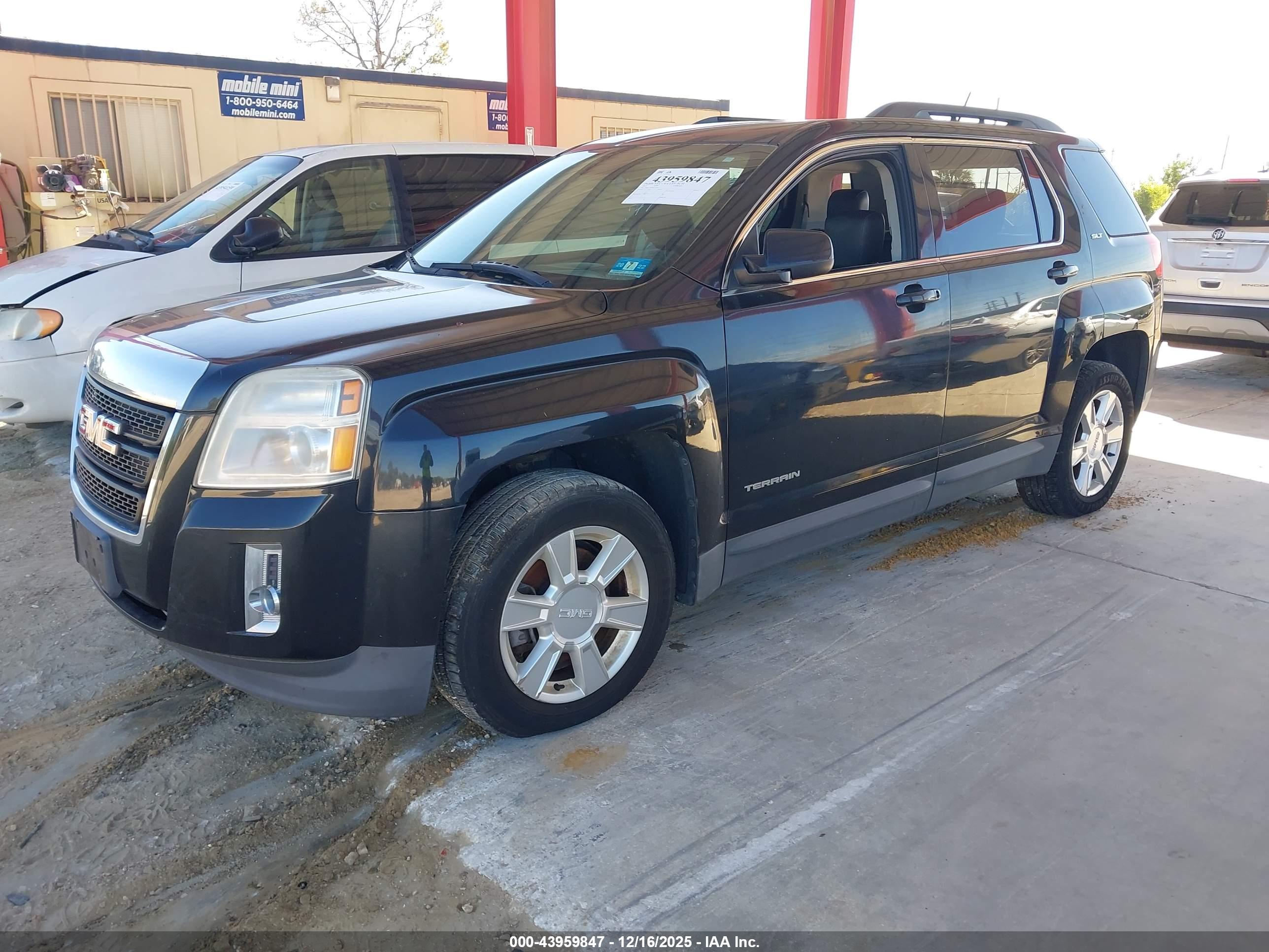 GMC TERRAIN image 2