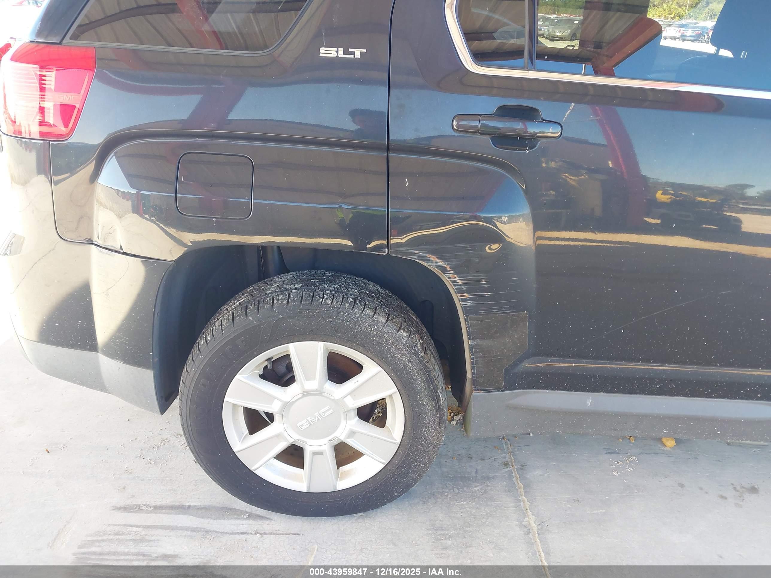 GMC TERRAIN image 6