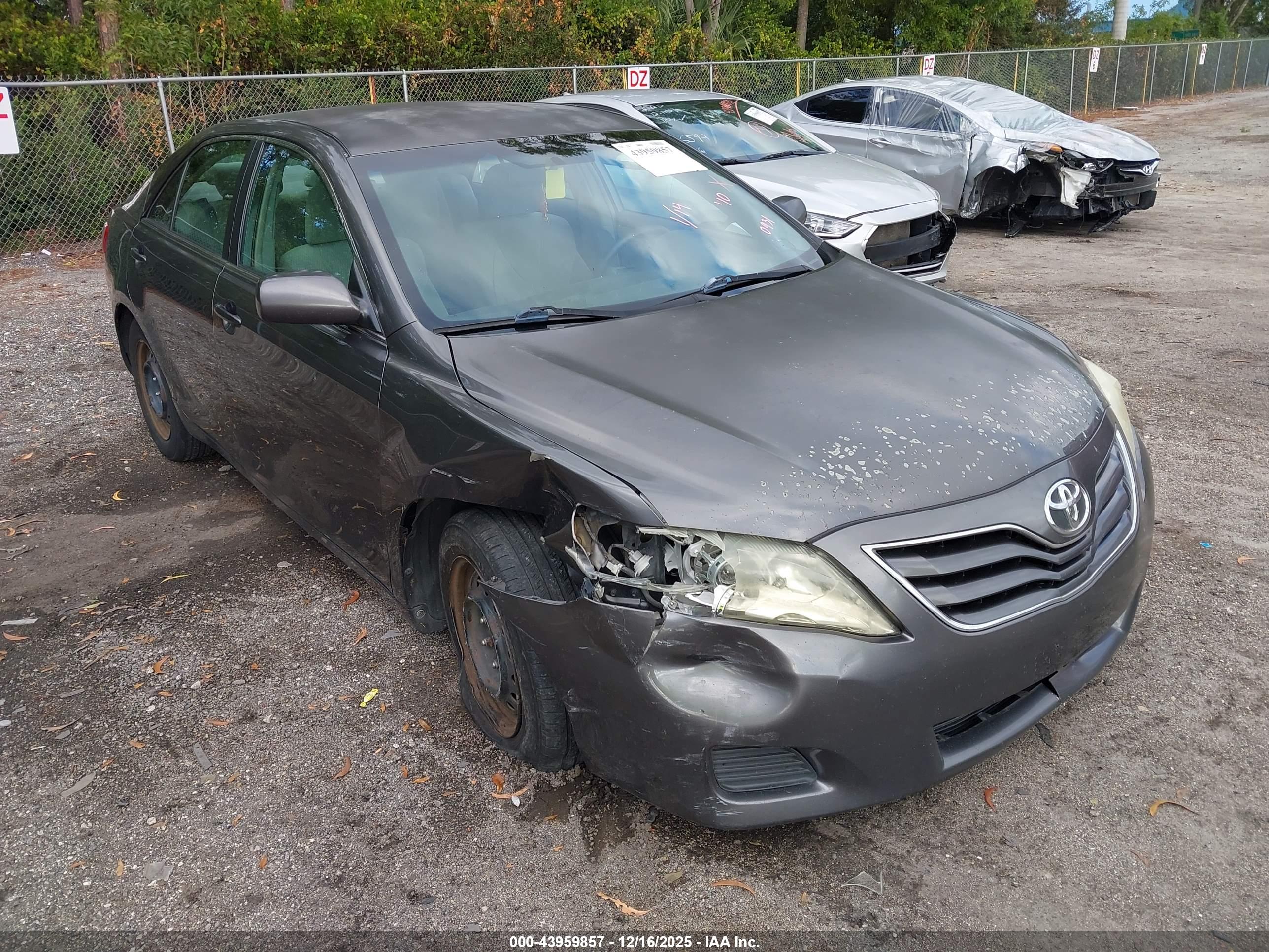 TOYOTA CAMRY image 6