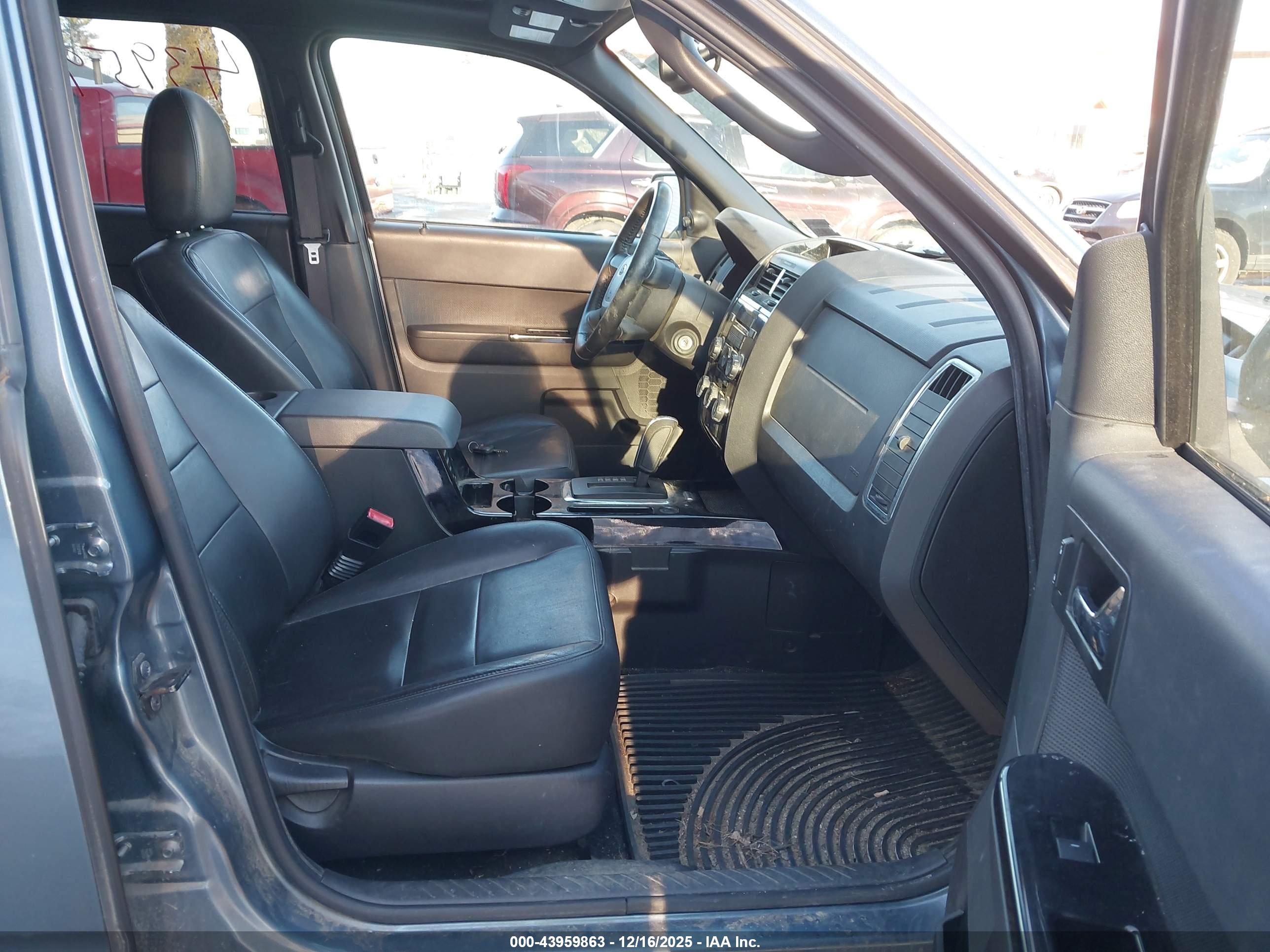 FORD ESCAPE image 5