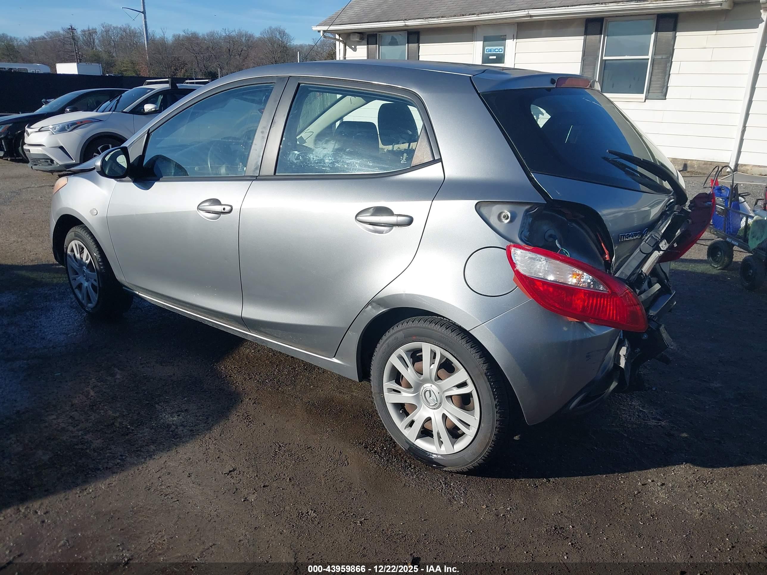 MAZDA MAZDA2 image 3