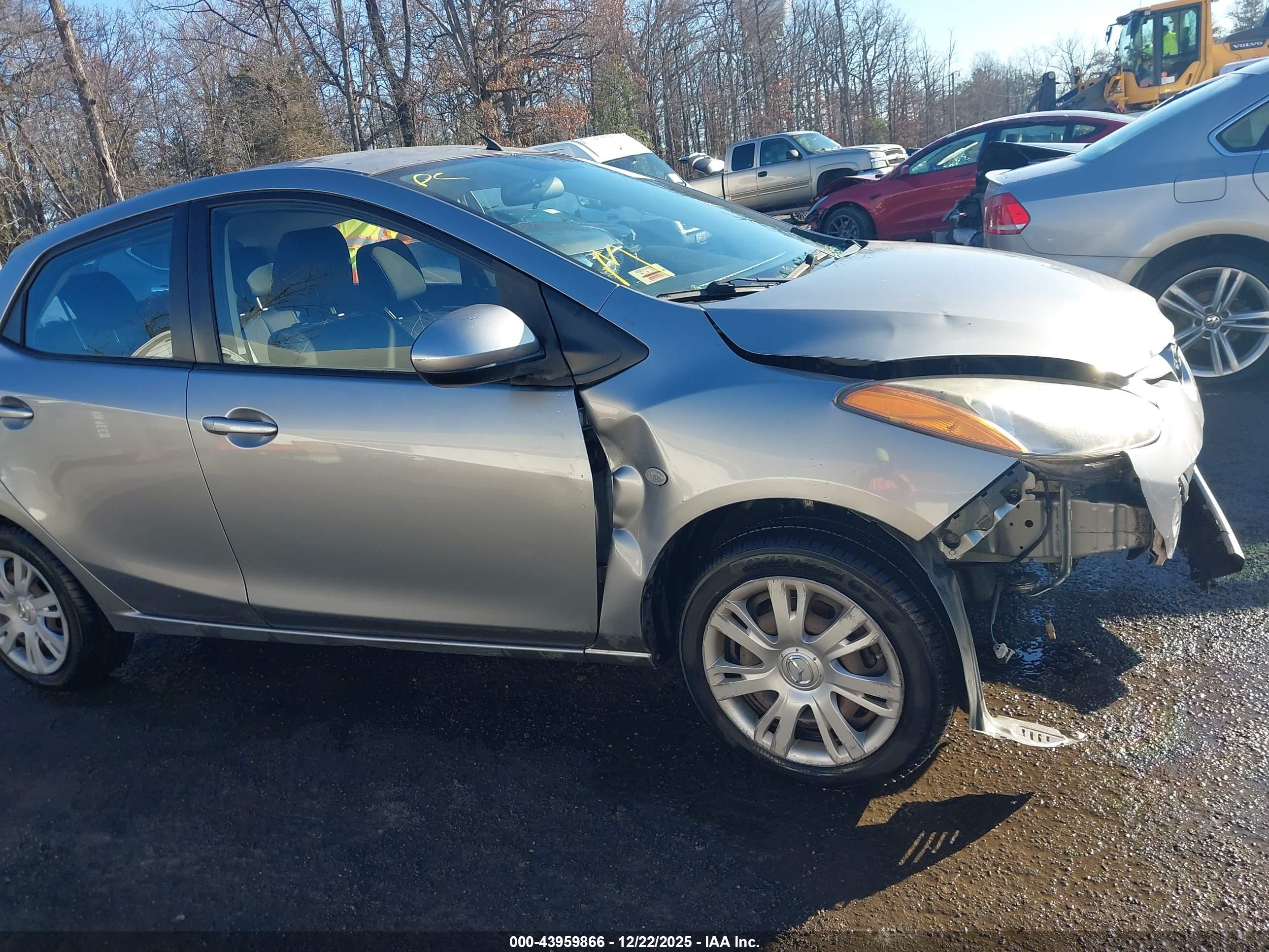 MAZDA MAZDA2 image 6