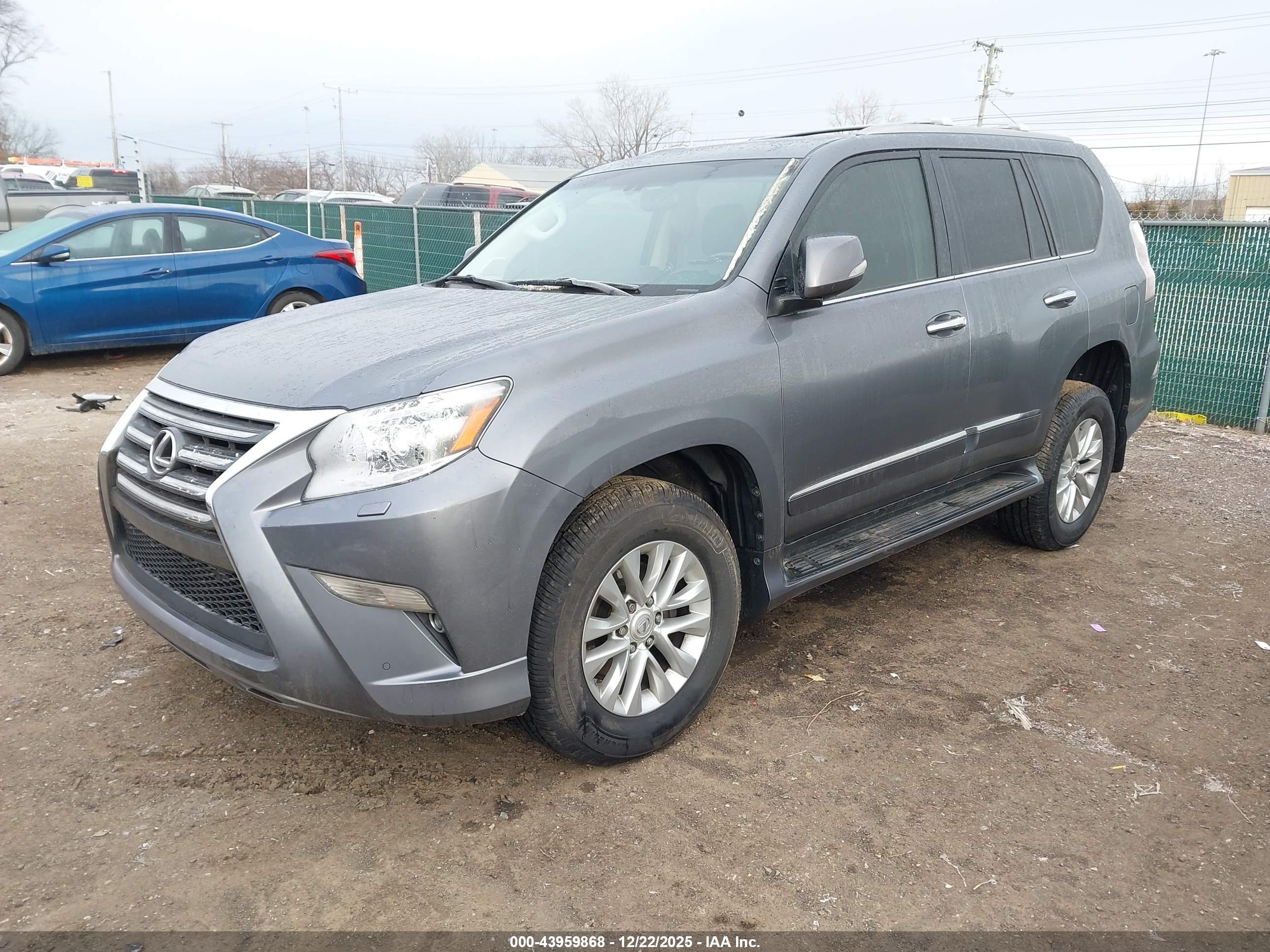 LEXUS GX image 2