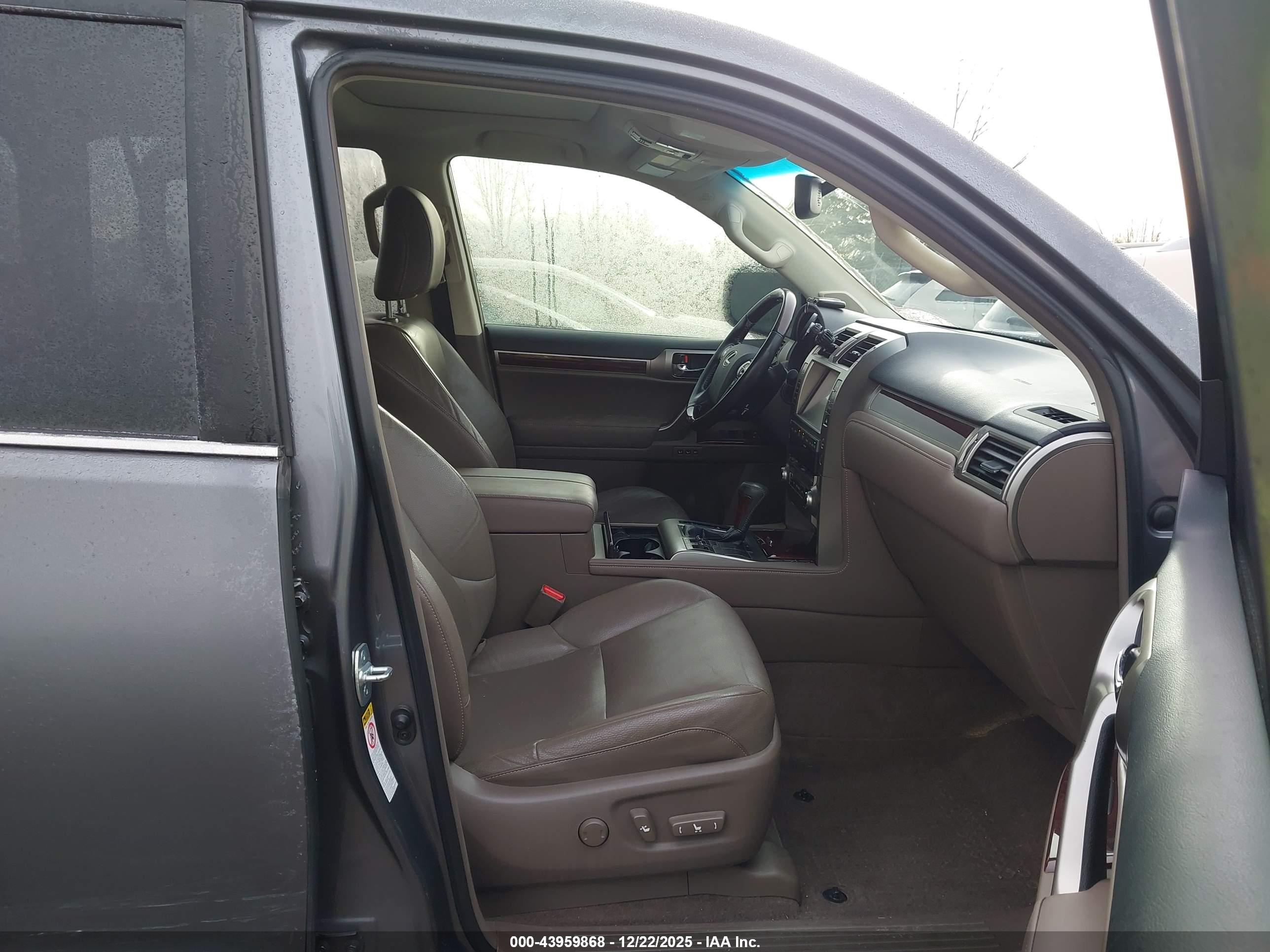 LEXUS GX image 5