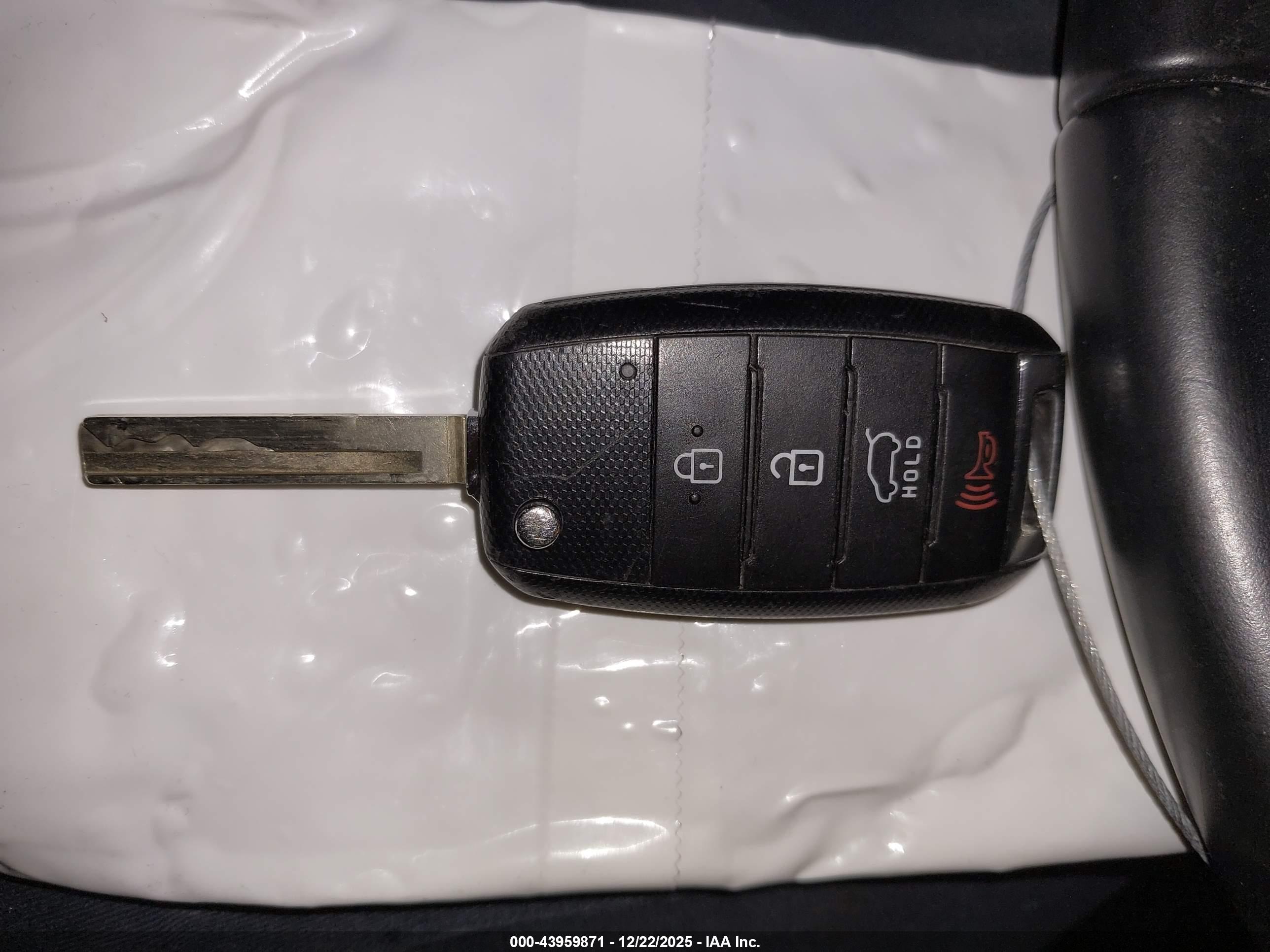 KIA SORENTO image 11