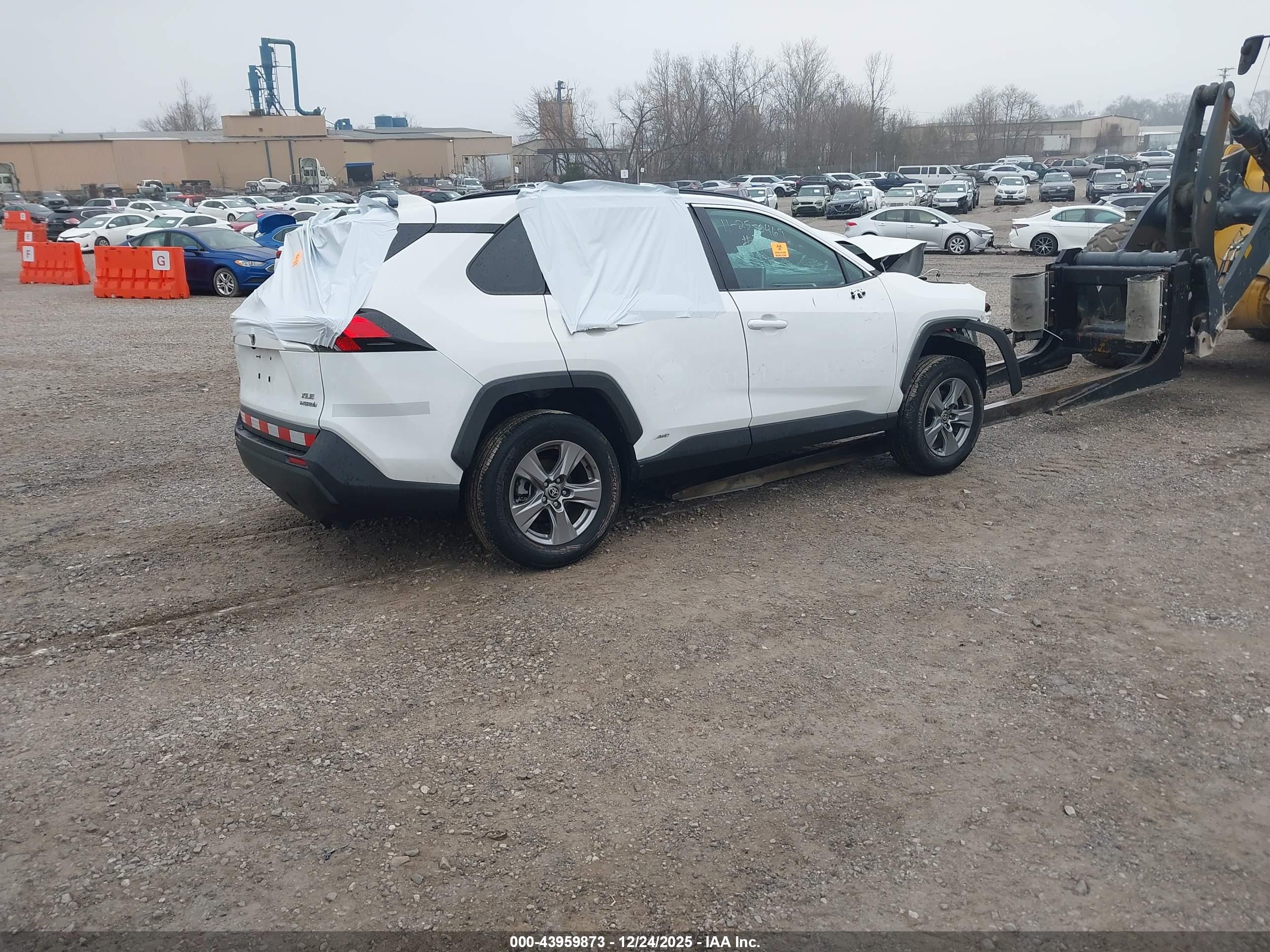 TOYOTA RAV4 image 4