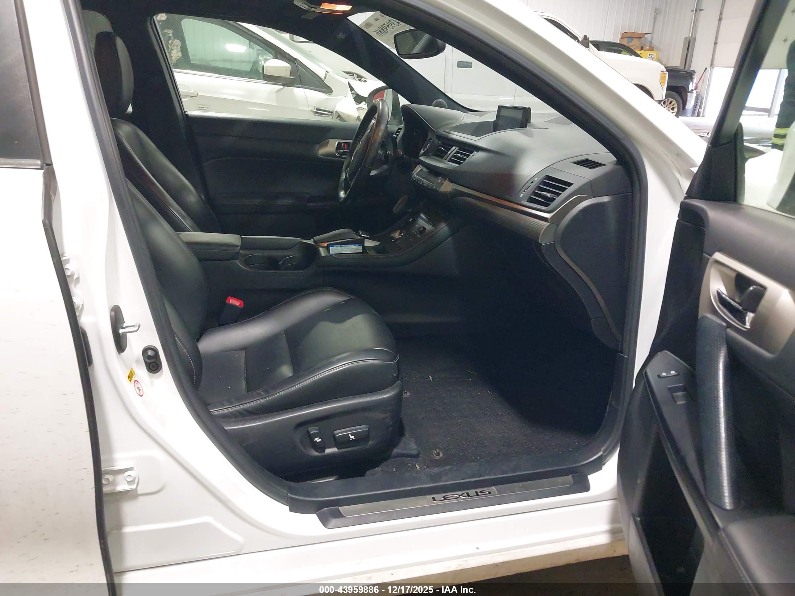 LEXUS CT image 5