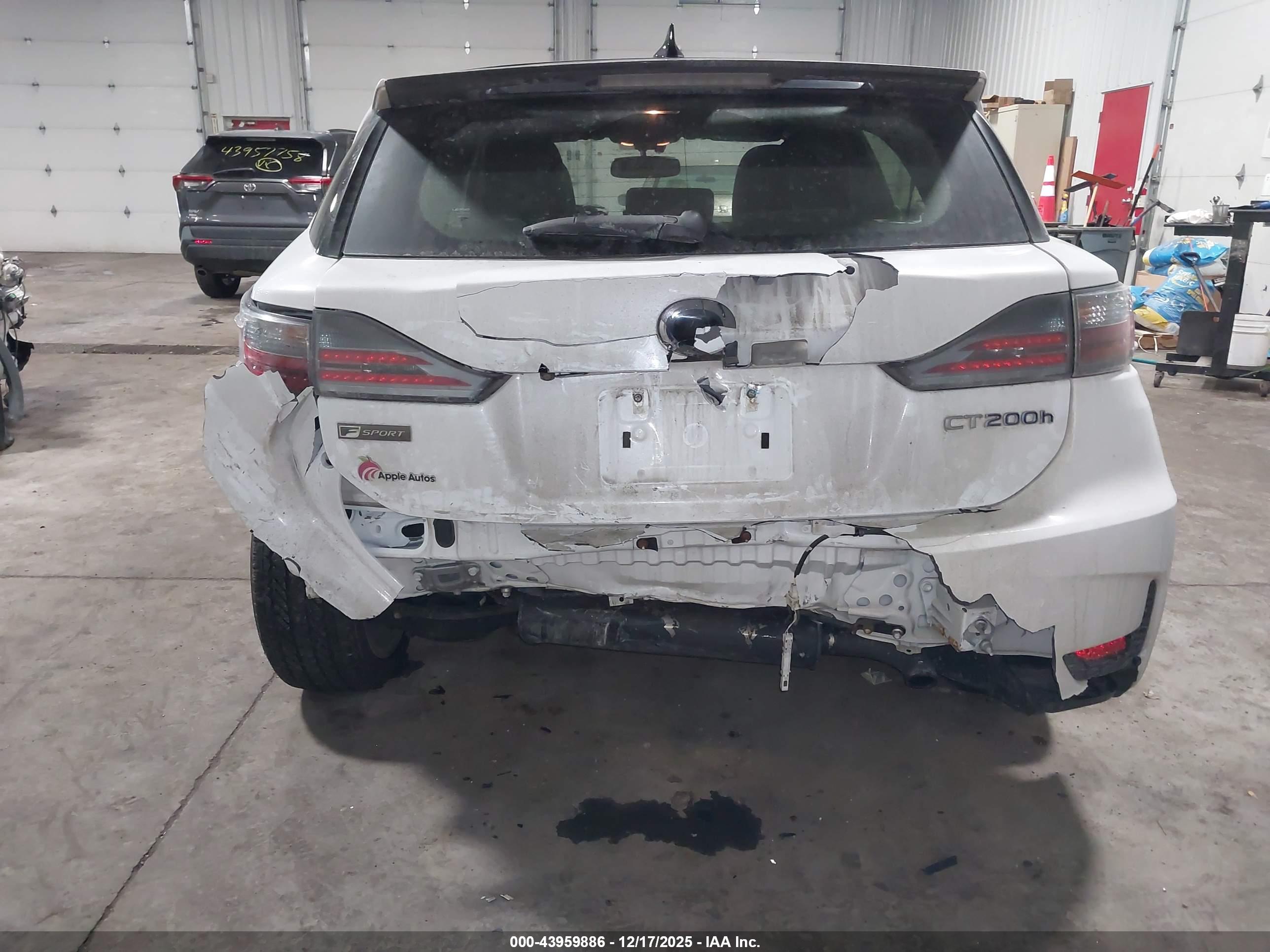 LEXUS CT image 6