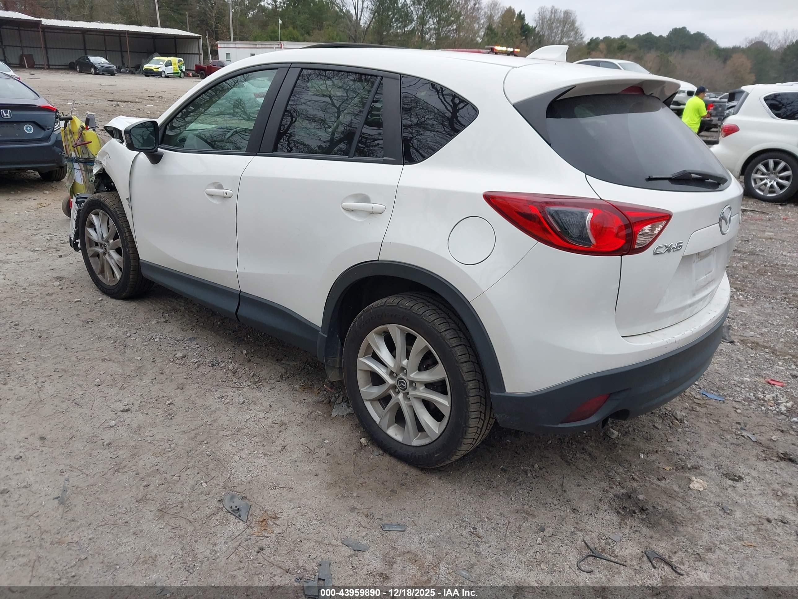 MAZDA CX-5 image 3