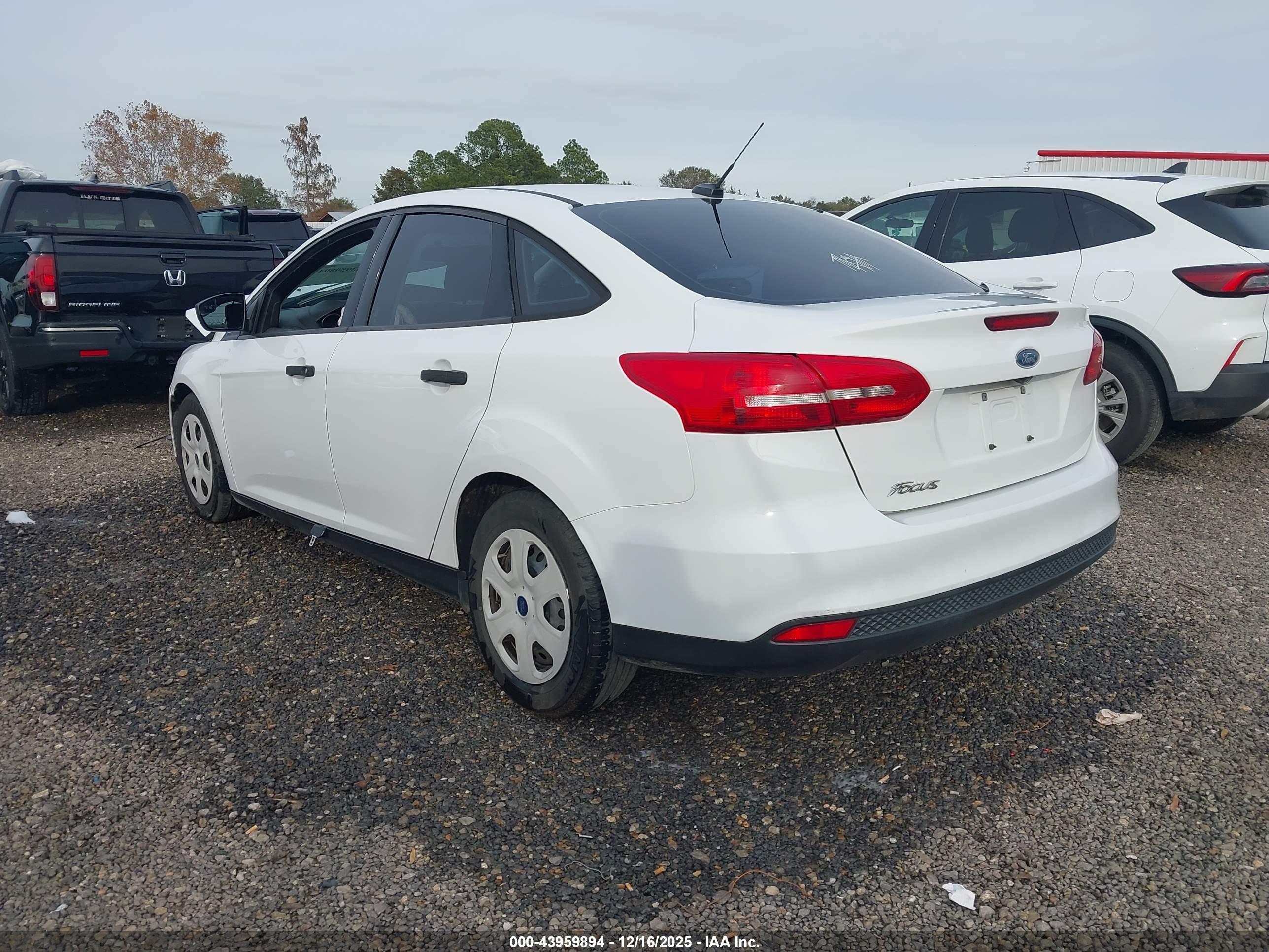 FORD FOCUS image 3