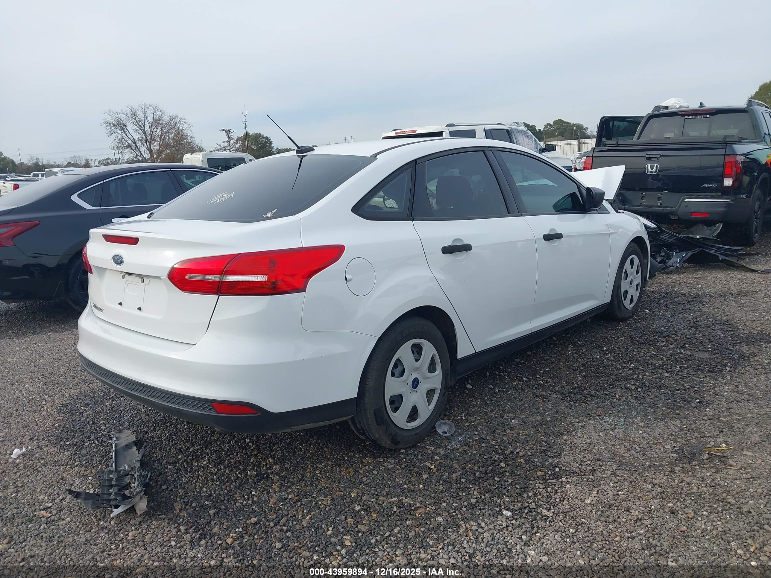 FORD FOCUS image 4