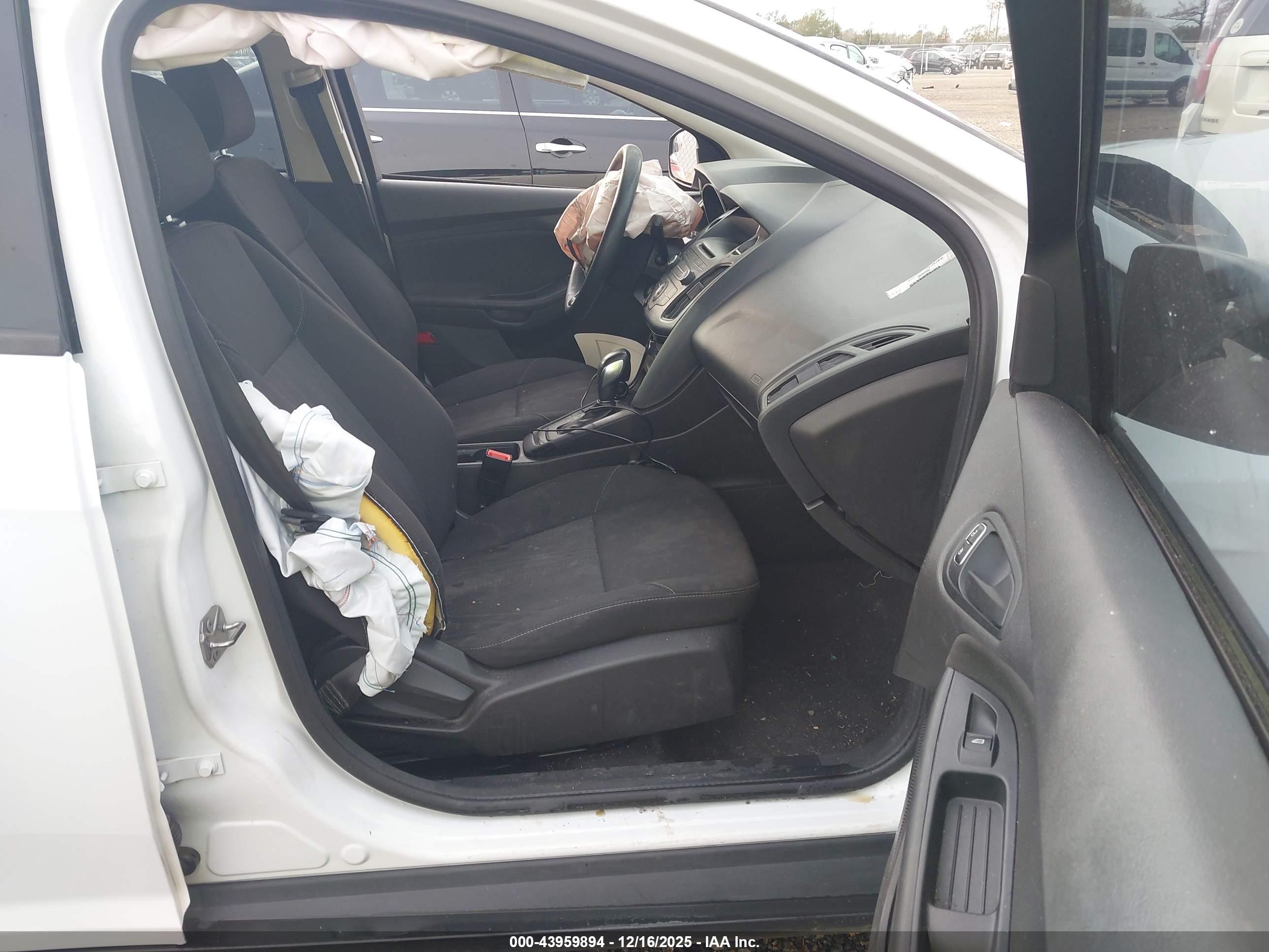 FORD FOCUS image 5