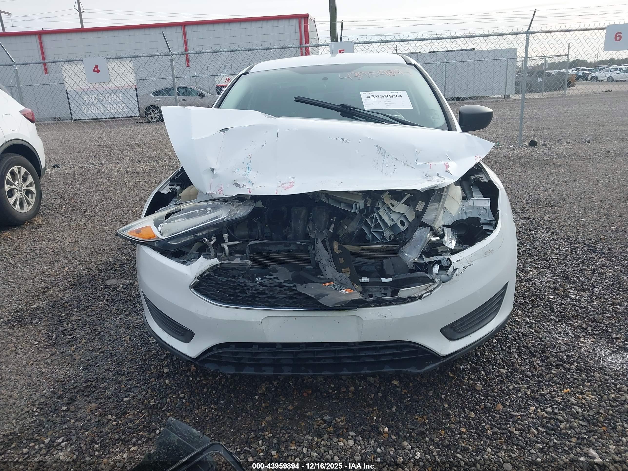FORD FOCUS image 6