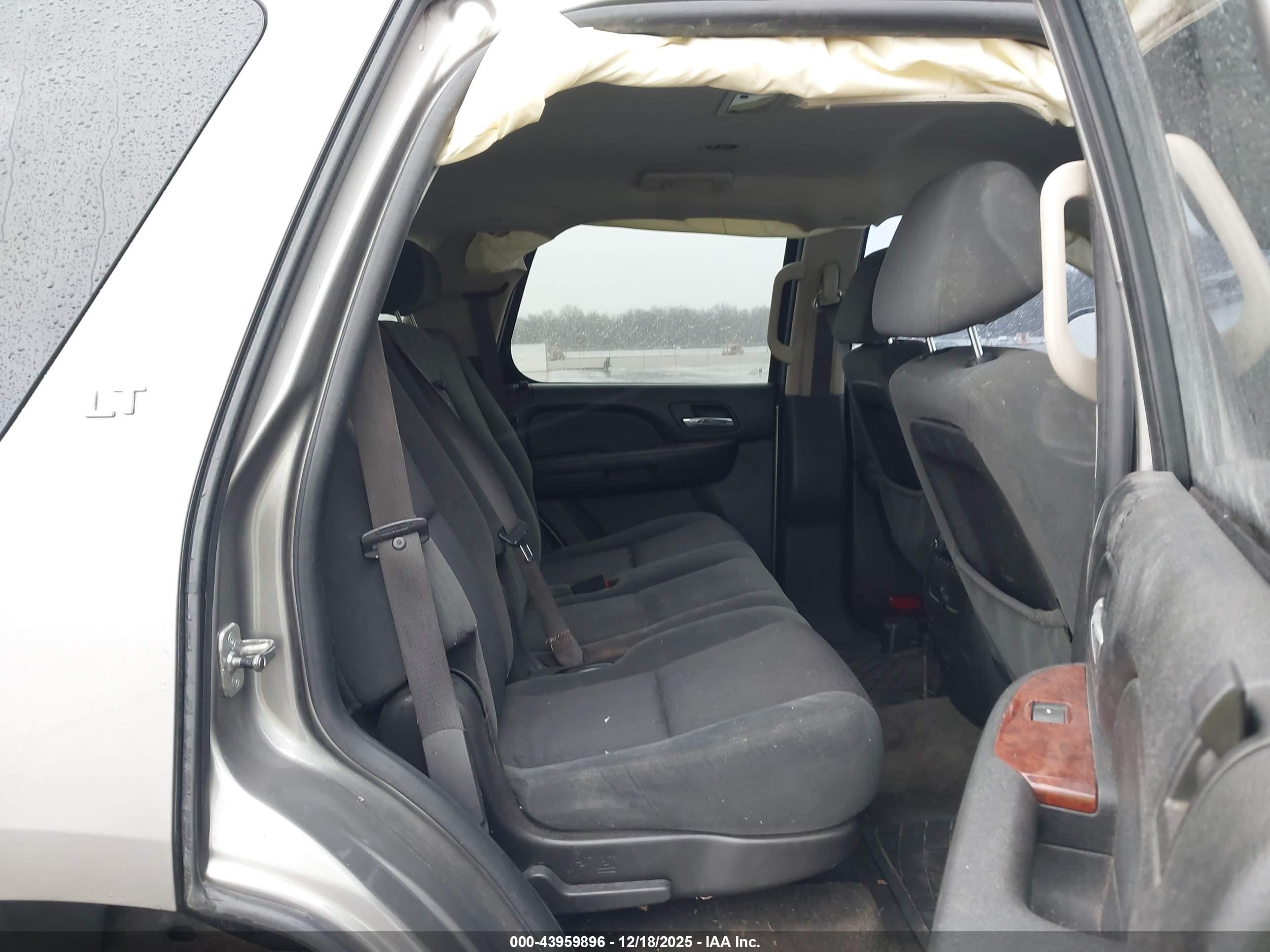 CHEVROLET TAHOE image 8