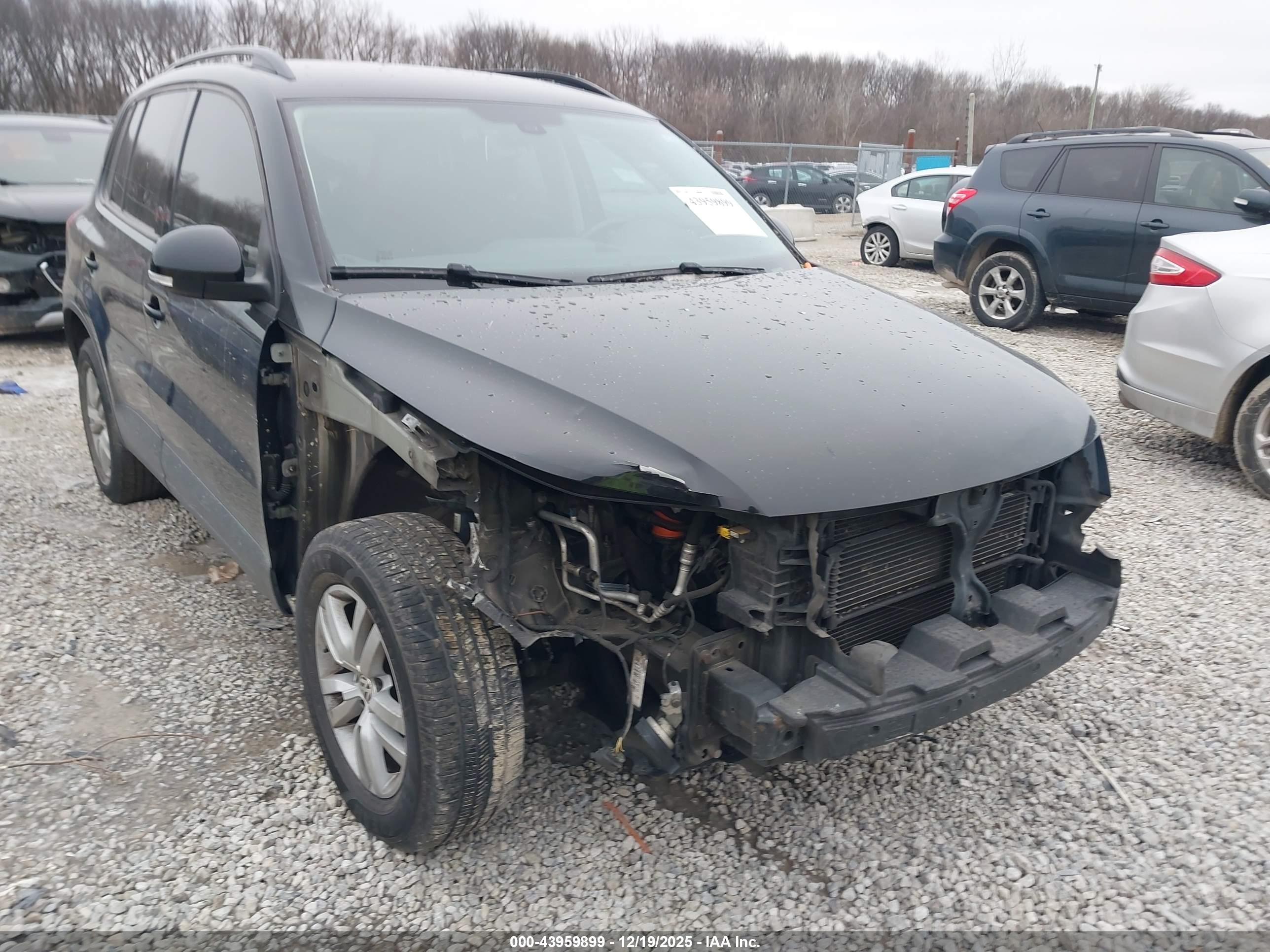 VOLKSWAGEN TIGUAN image 6