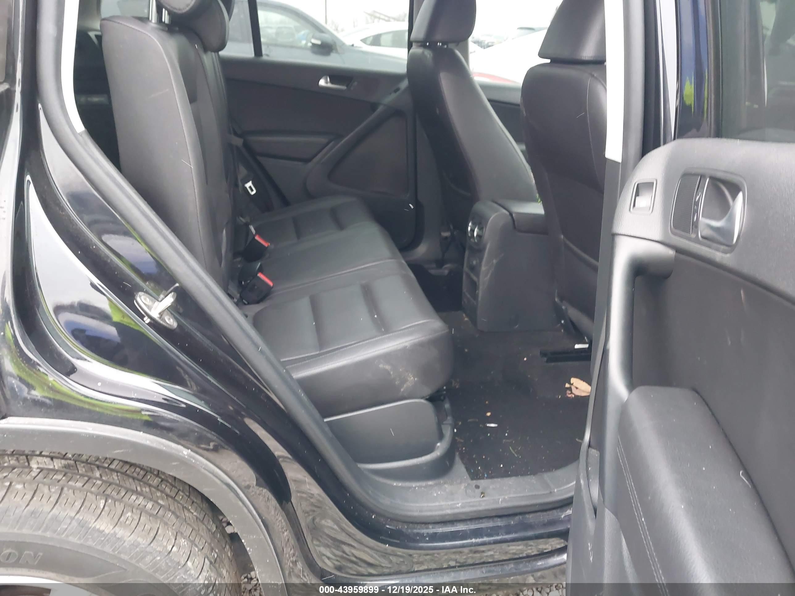 VOLKSWAGEN TIGUAN image 8
