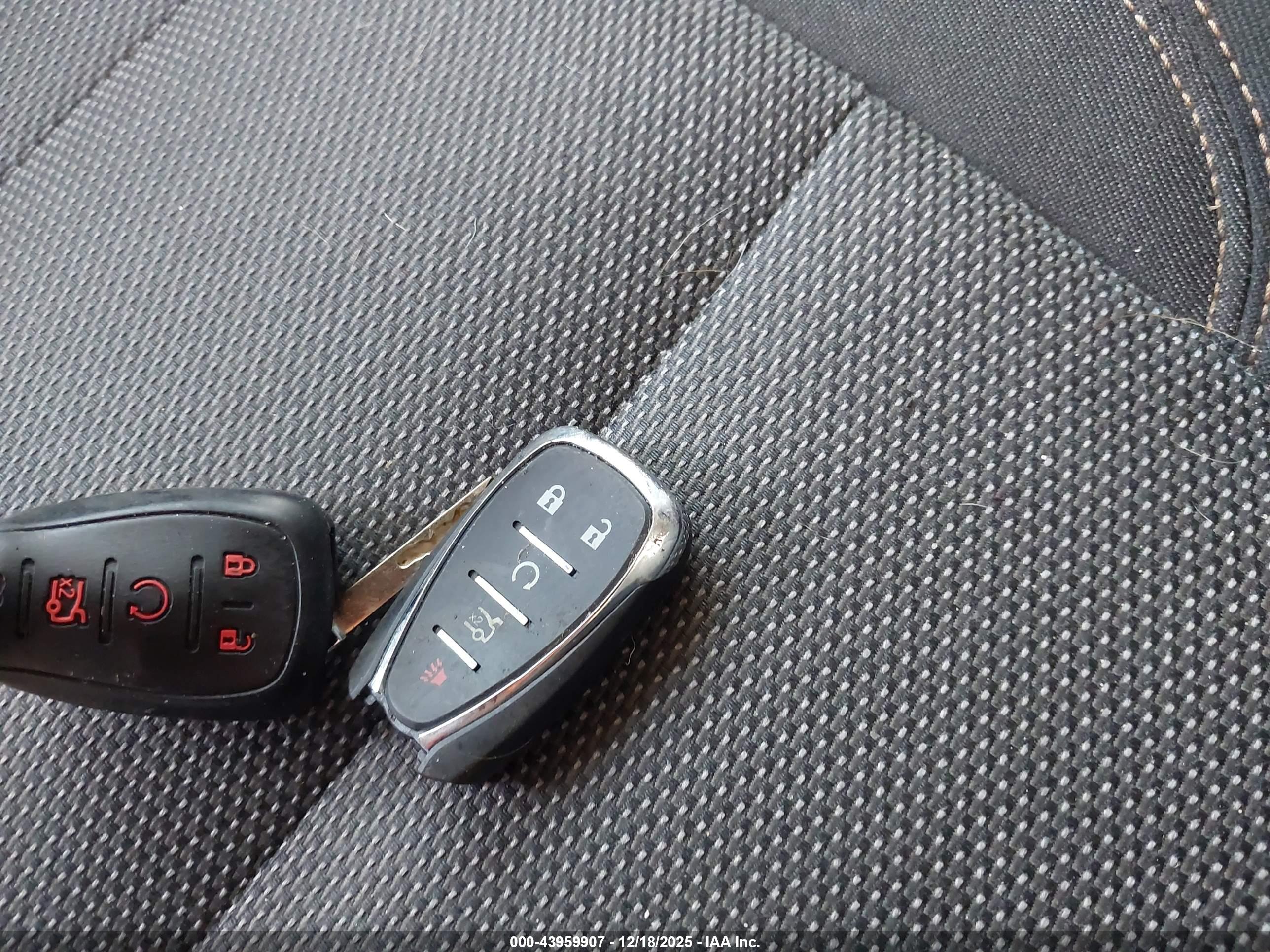 CHEVROLET TRAVERSE image 11