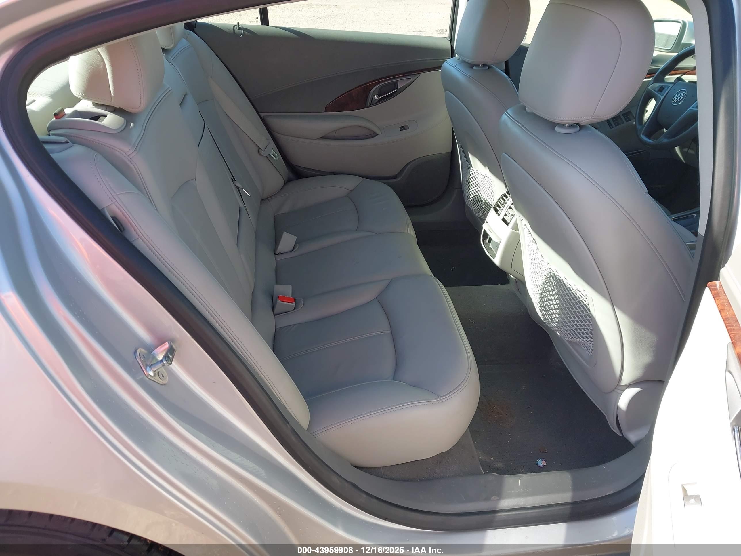 BUICK LACROSSE image 8