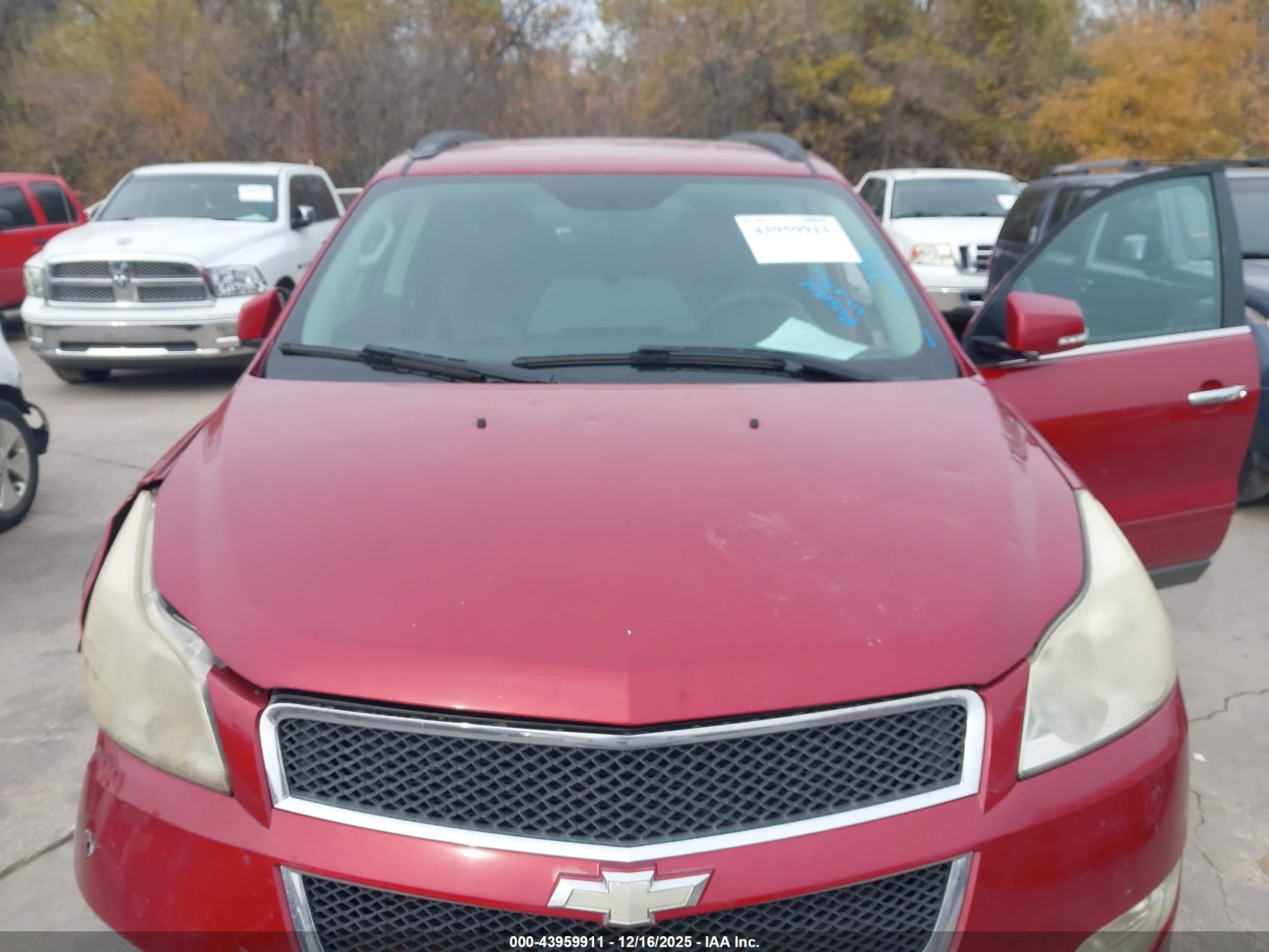 CHEVROLET TRAVERSE image 6