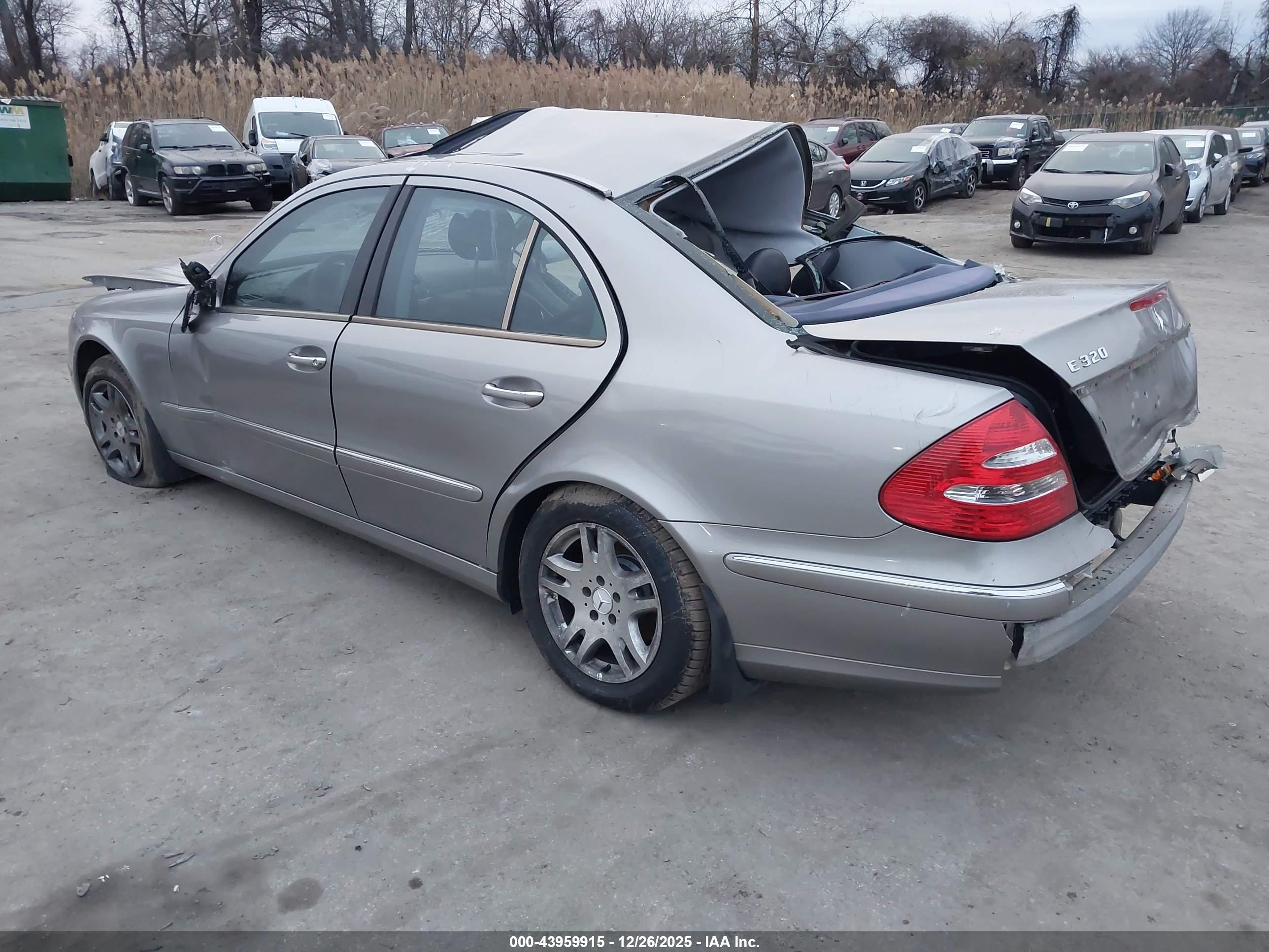 MERCEDES-BENZ E image 3