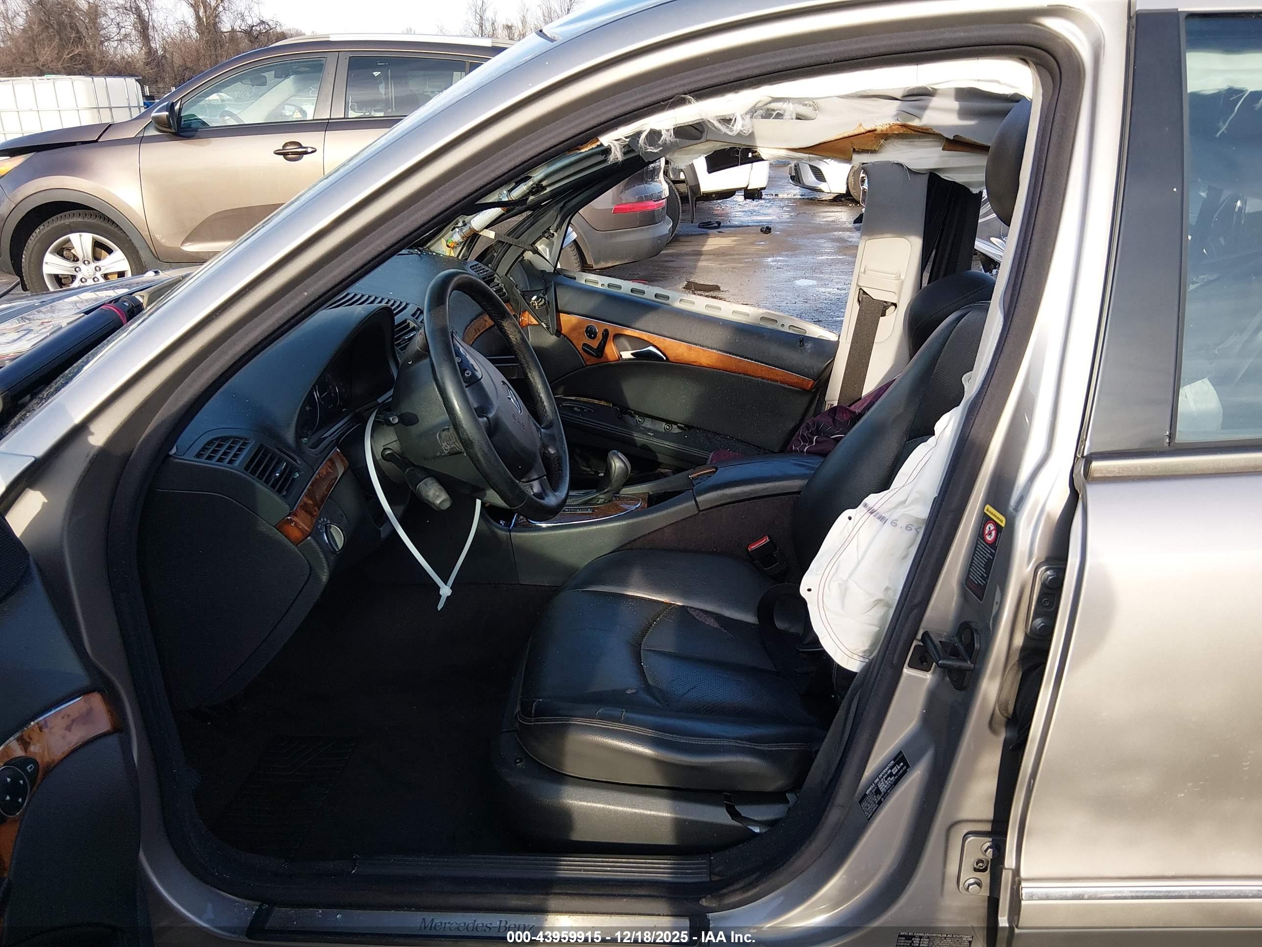 MERCEDES-BENZ E image 5