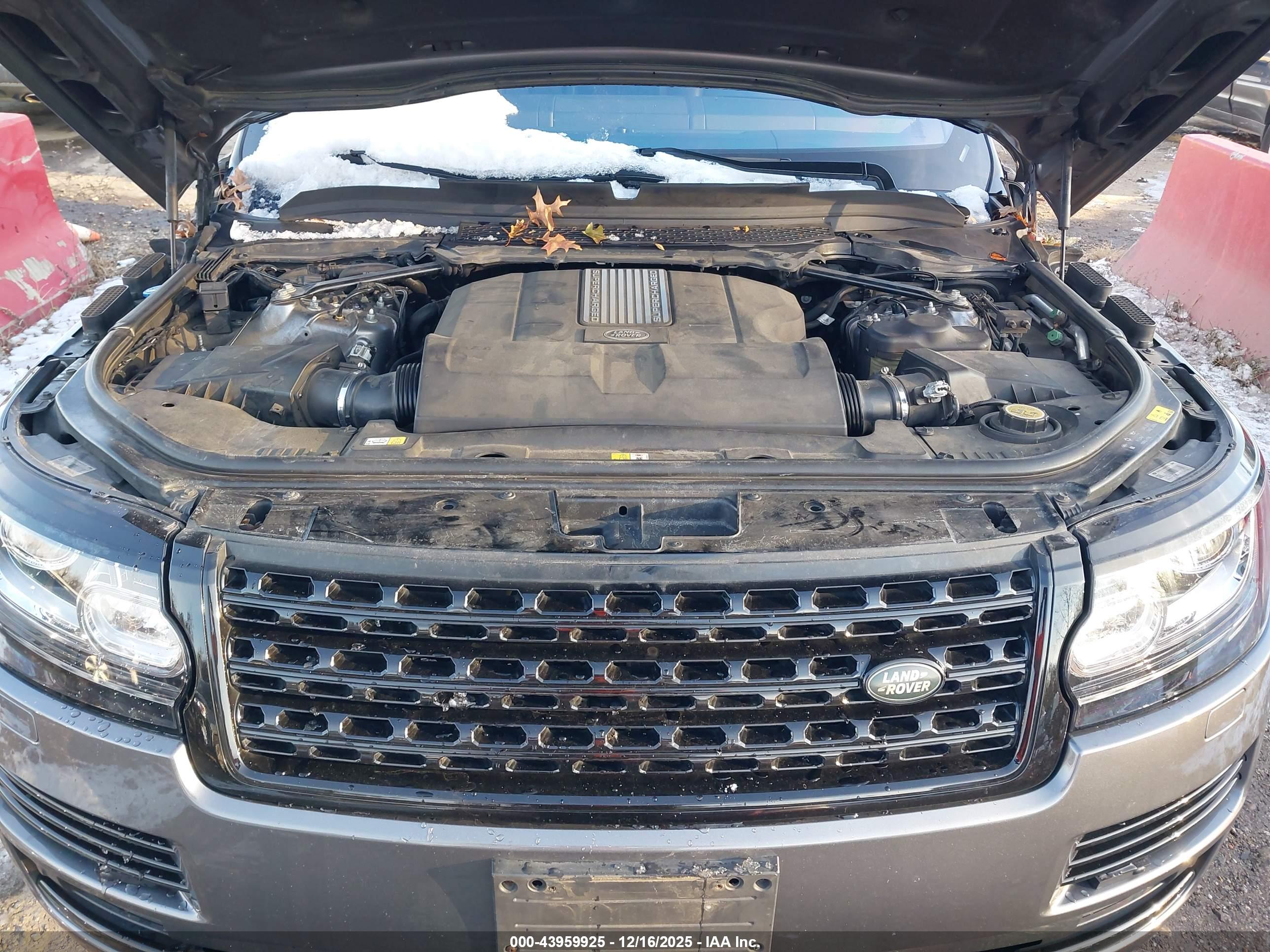LAND ROVER image 10