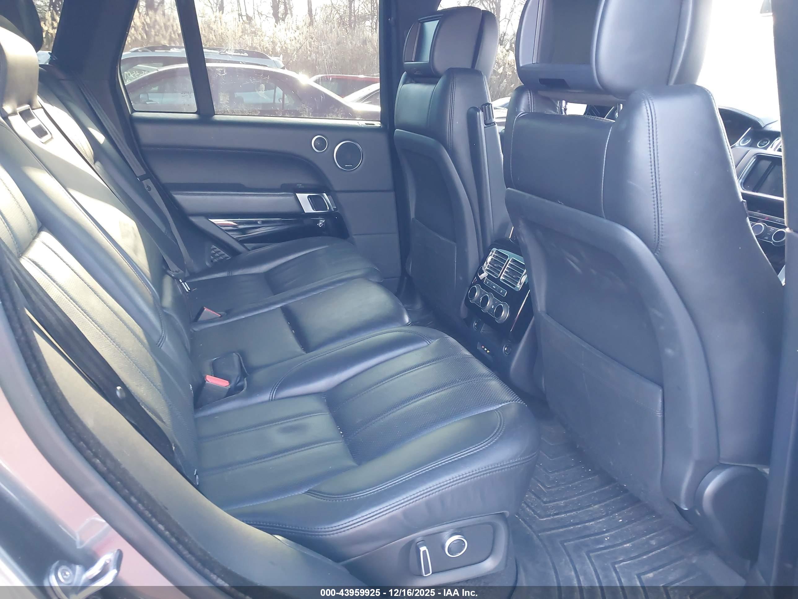 LAND ROVER image 8