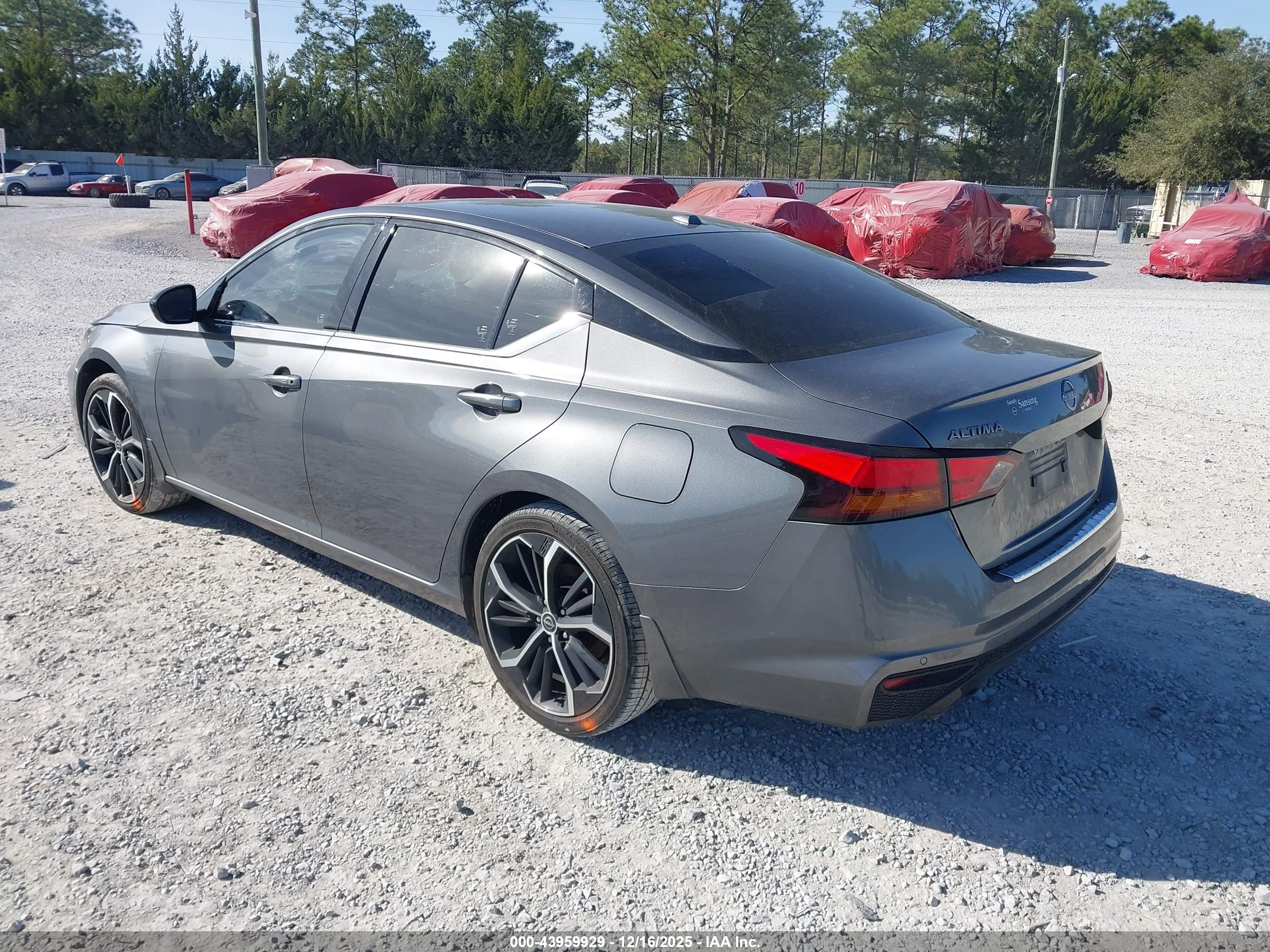 NISSAN ALTIMA image 3
