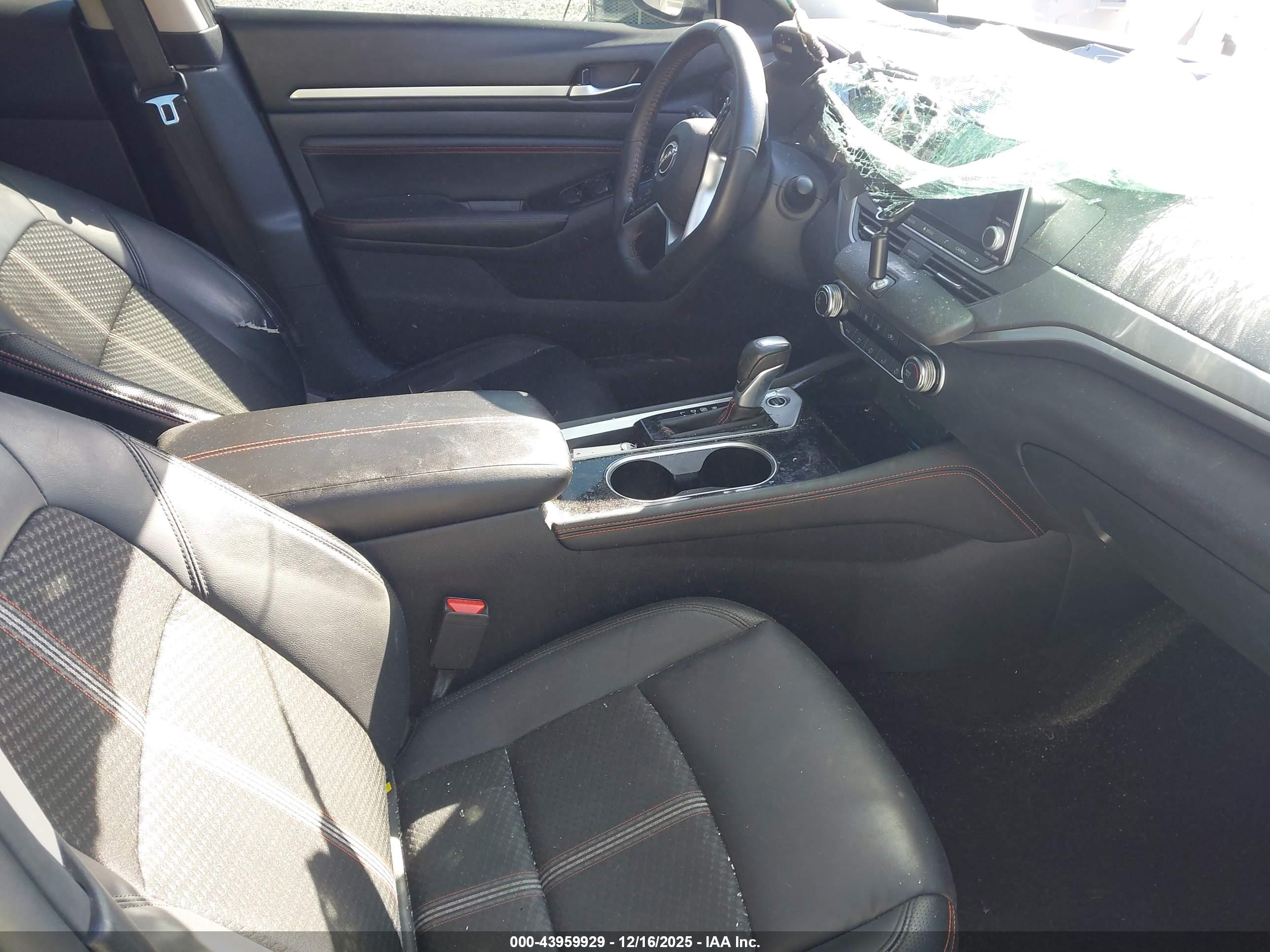 NISSAN ALTIMA image 5