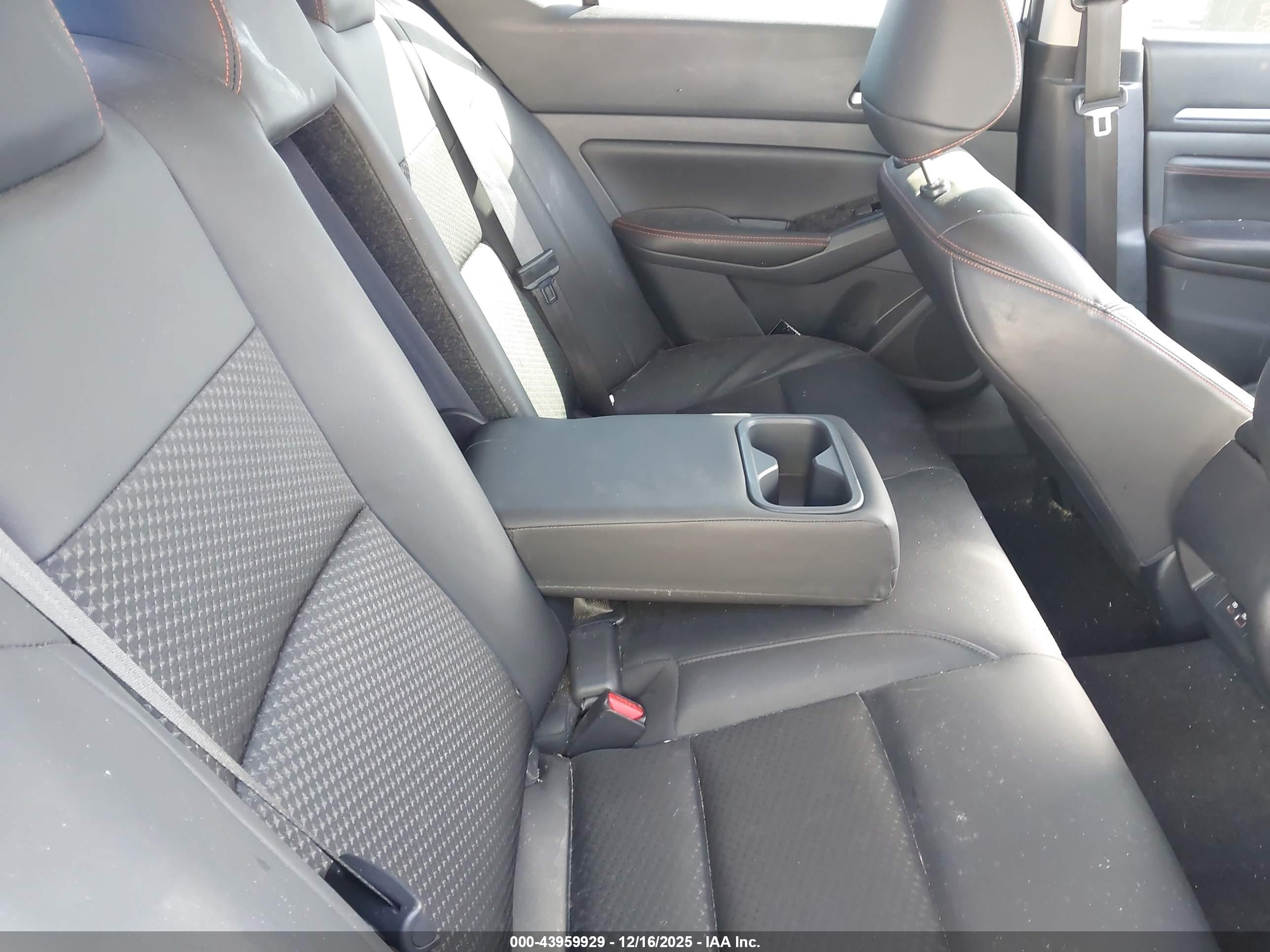 NISSAN ALTIMA image 8