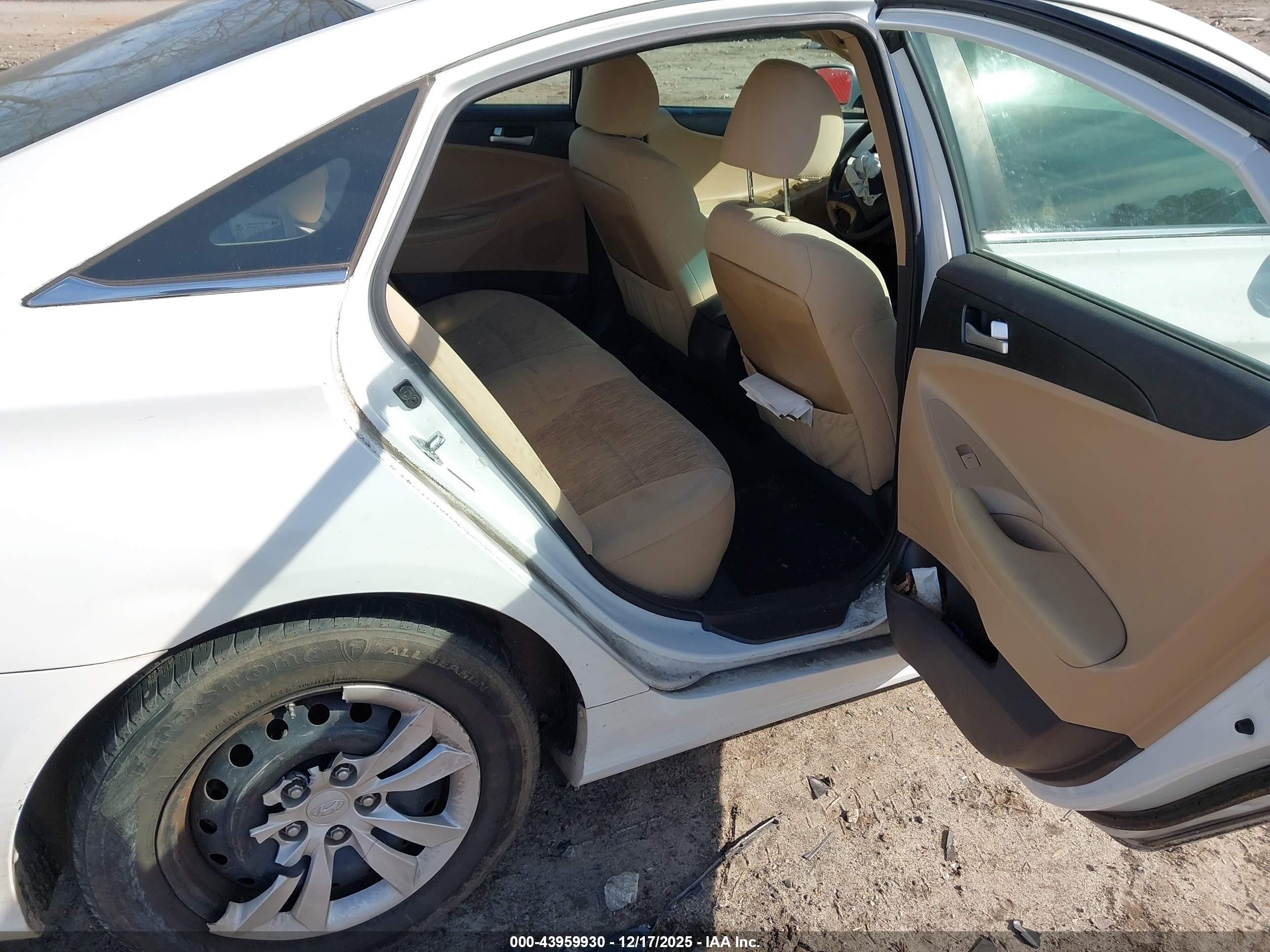 HYUNDAI SONATA image 8