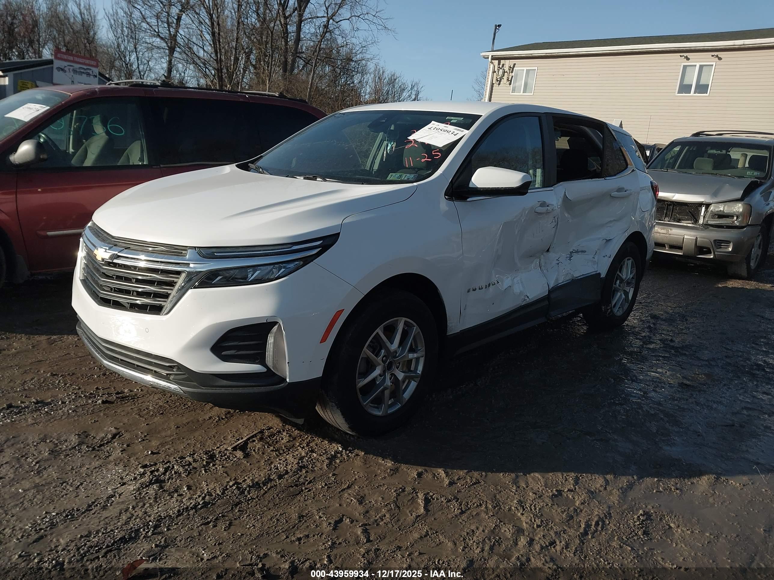 CHEVROLET EQUINOX image 2