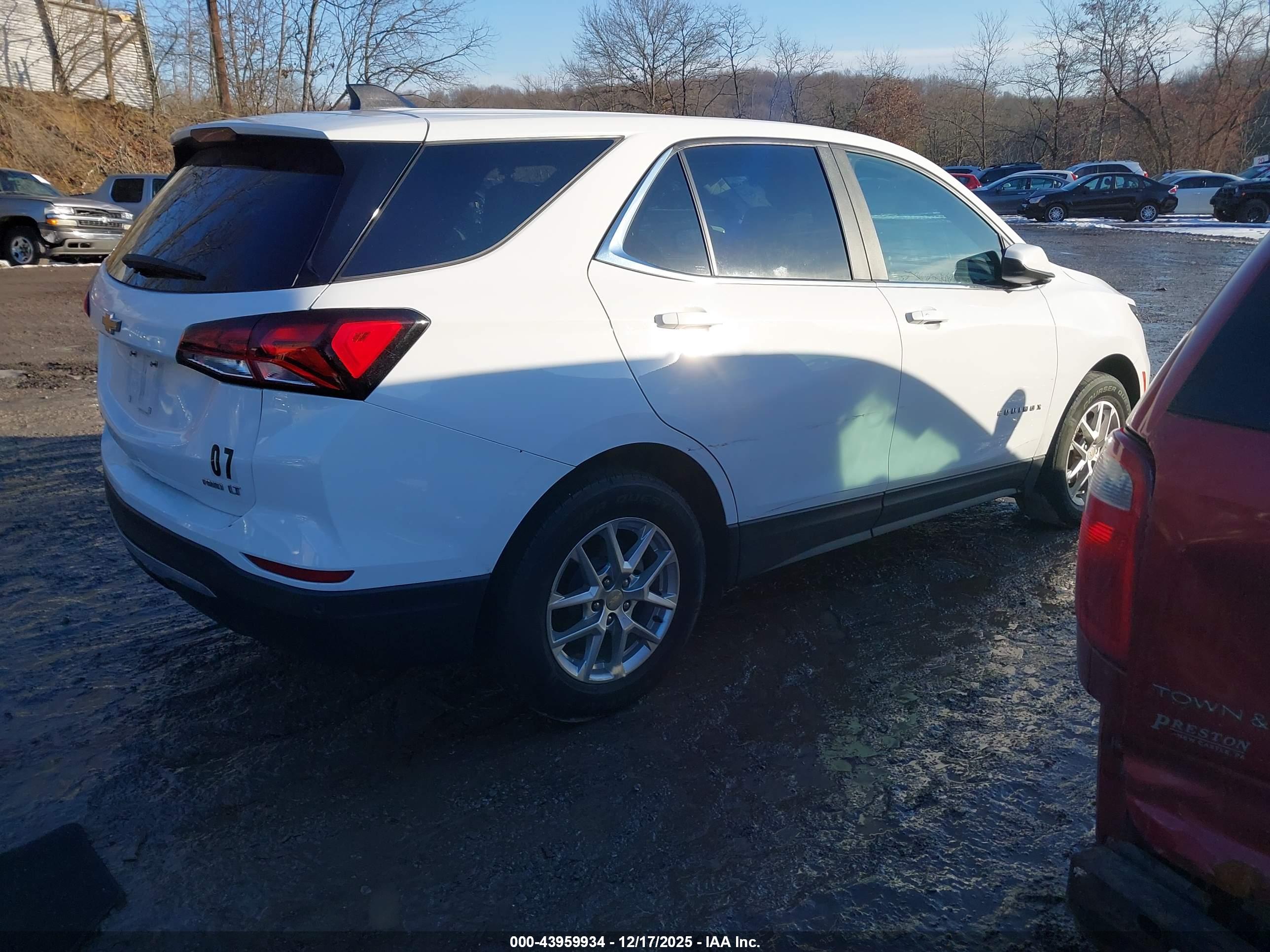 CHEVROLET EQUINOX image 4