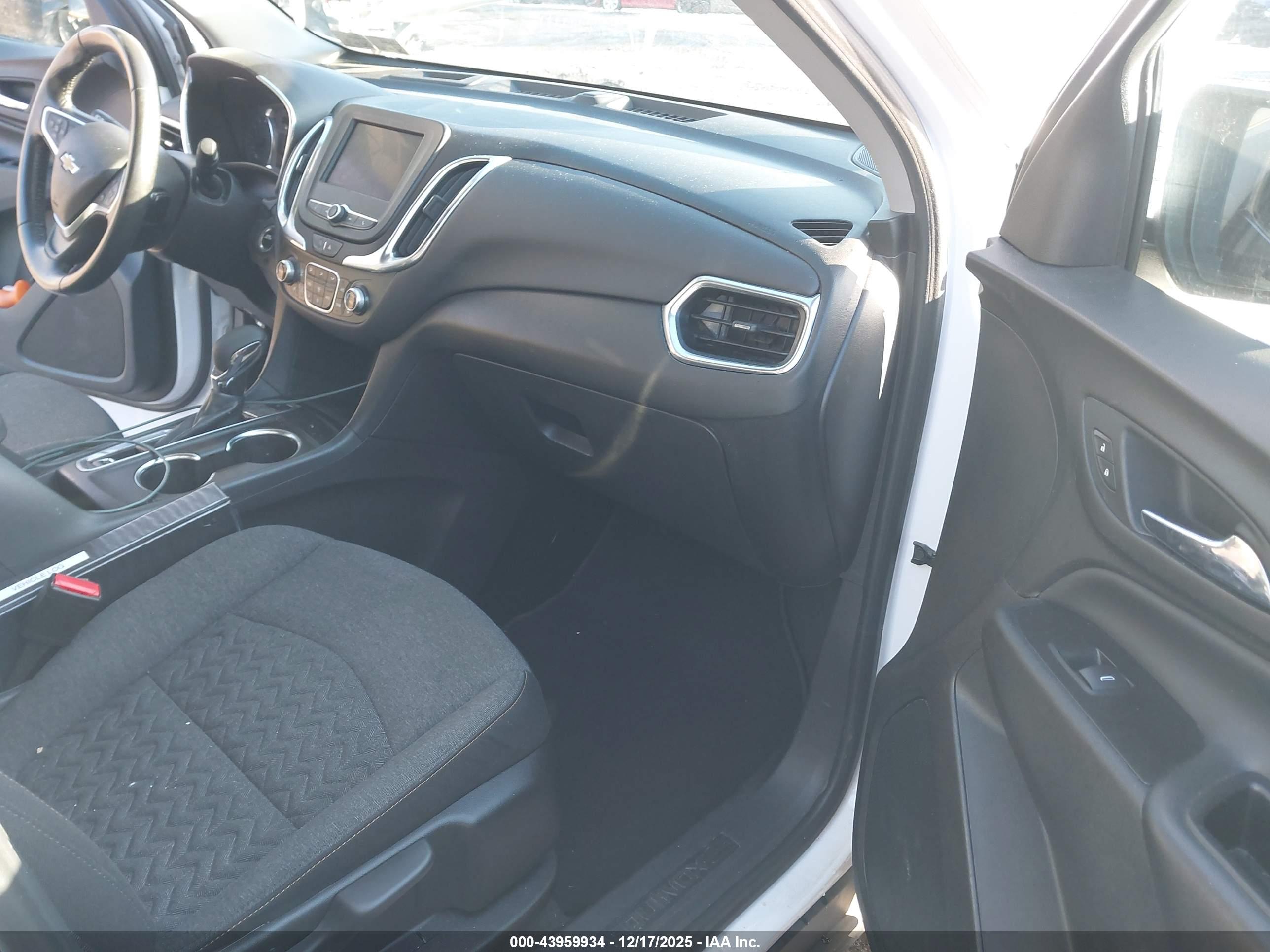 CHEVROLET EQUINOX image 5
