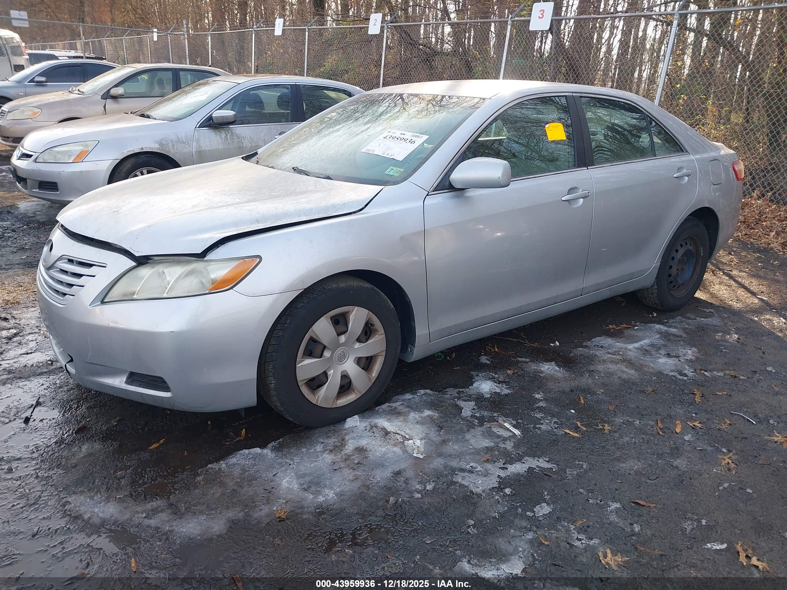 TOYOTA CAMRY image 2