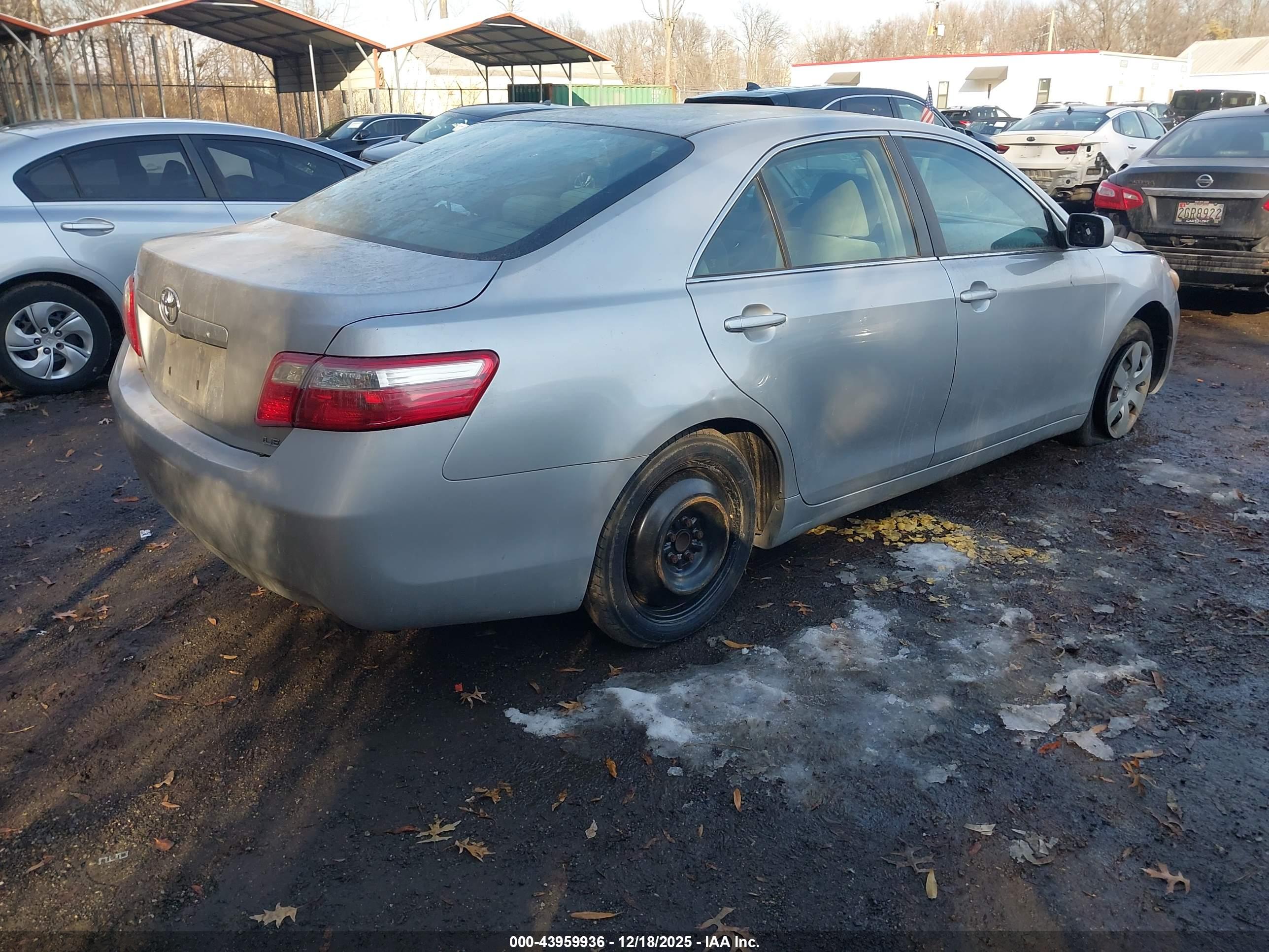 TOYOTA CAMRY image 4