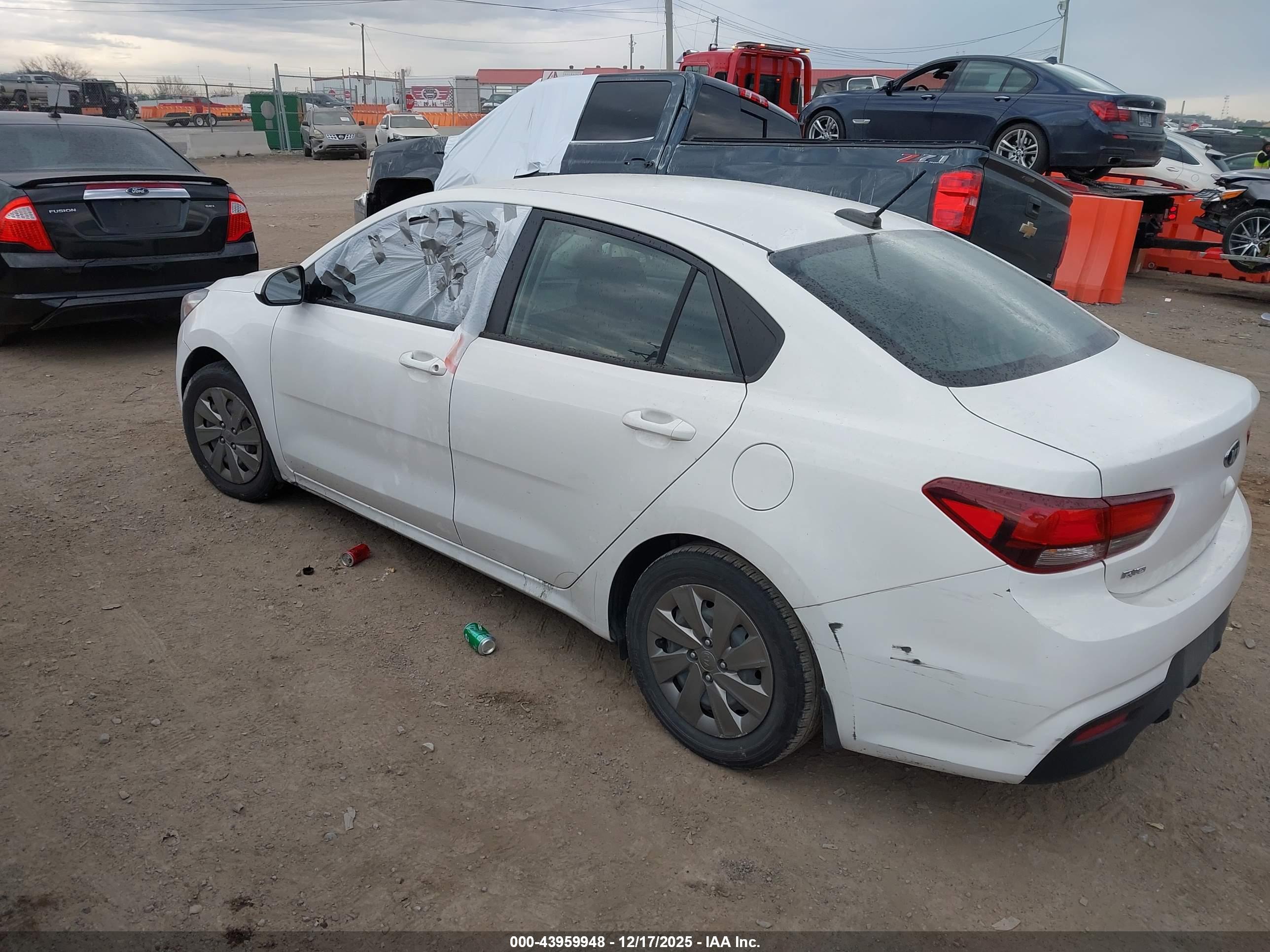 KIA RIO image 3