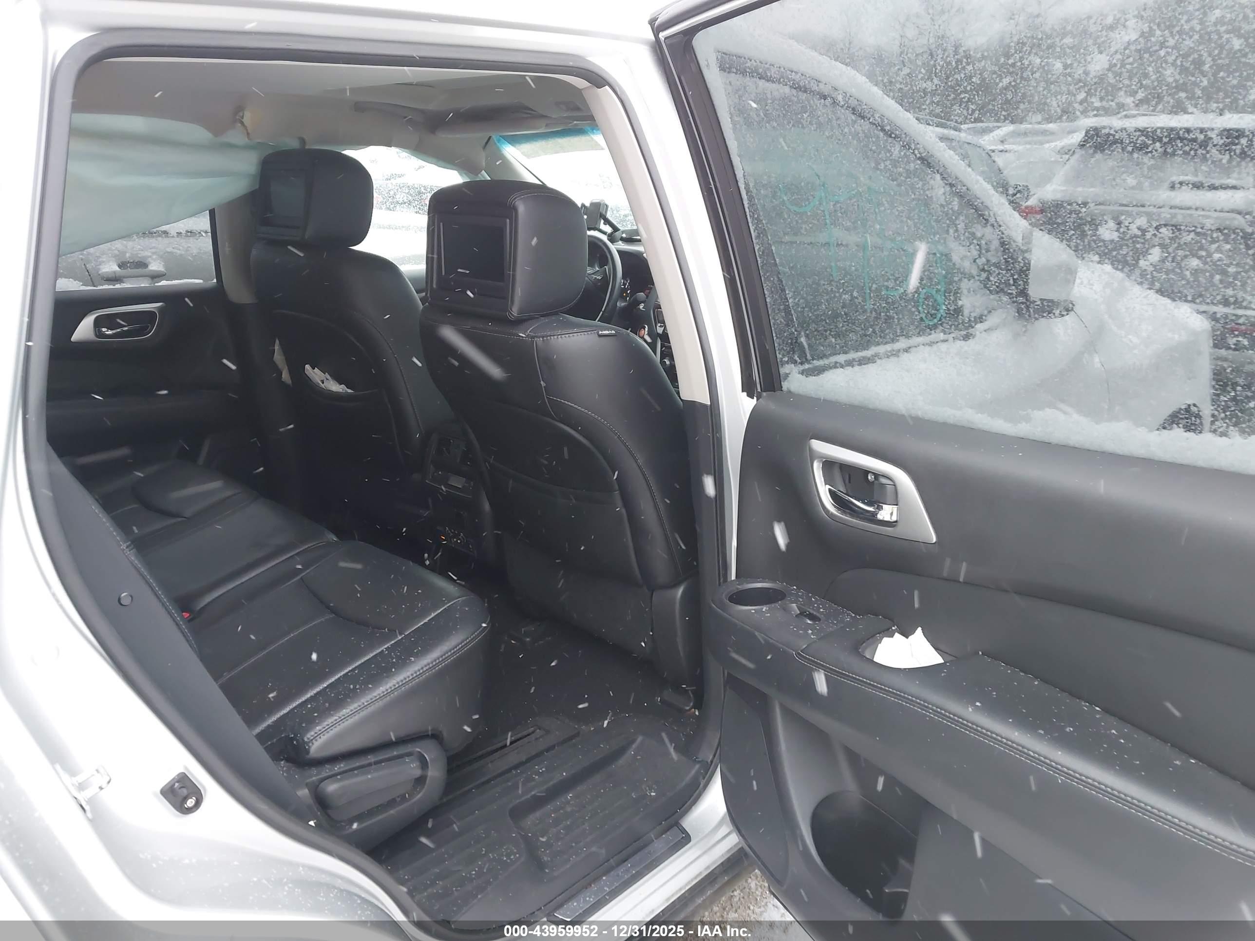 NISSAN PATHFINDER image 8