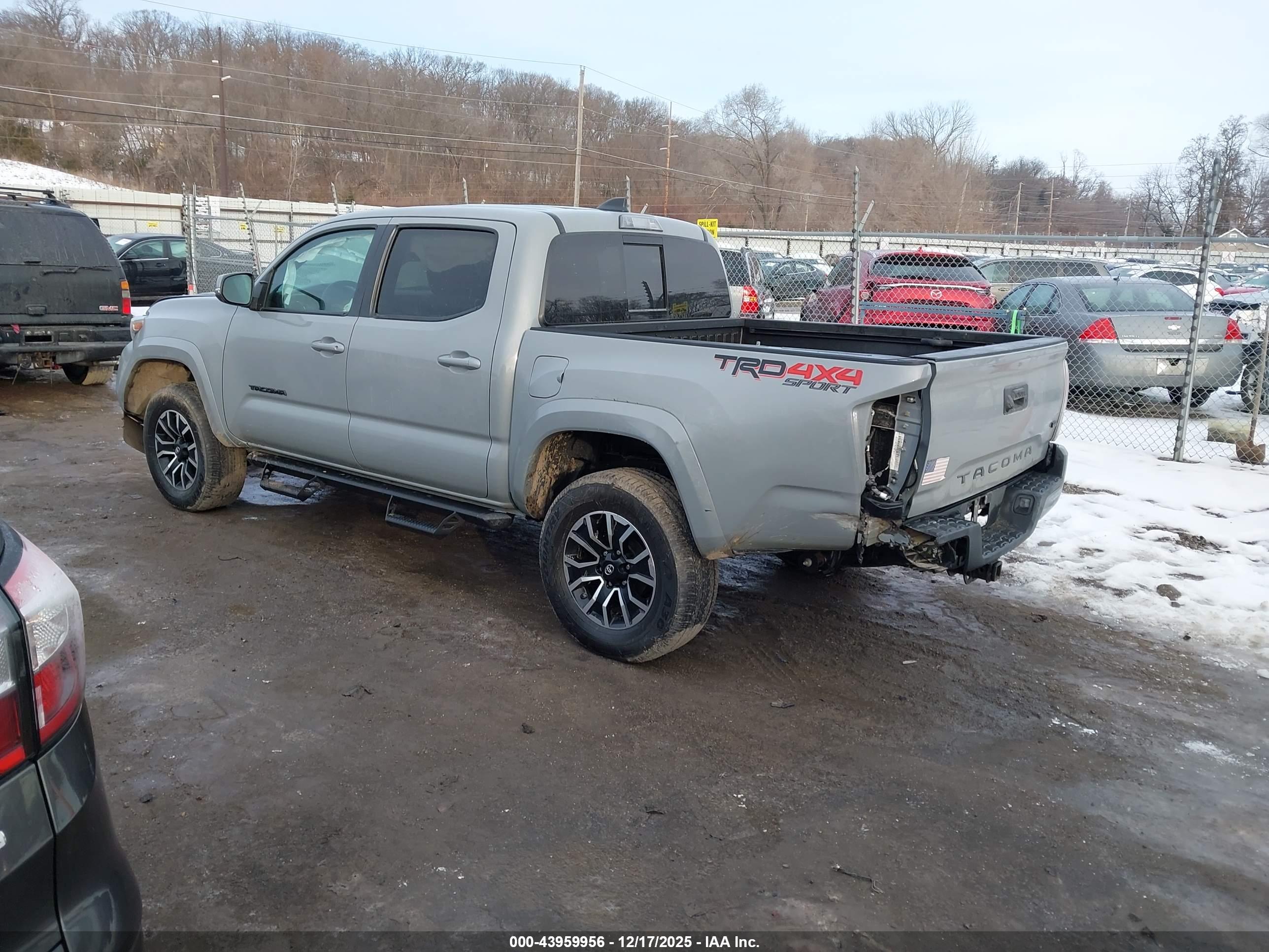 TOYOTA TACOMA image 3