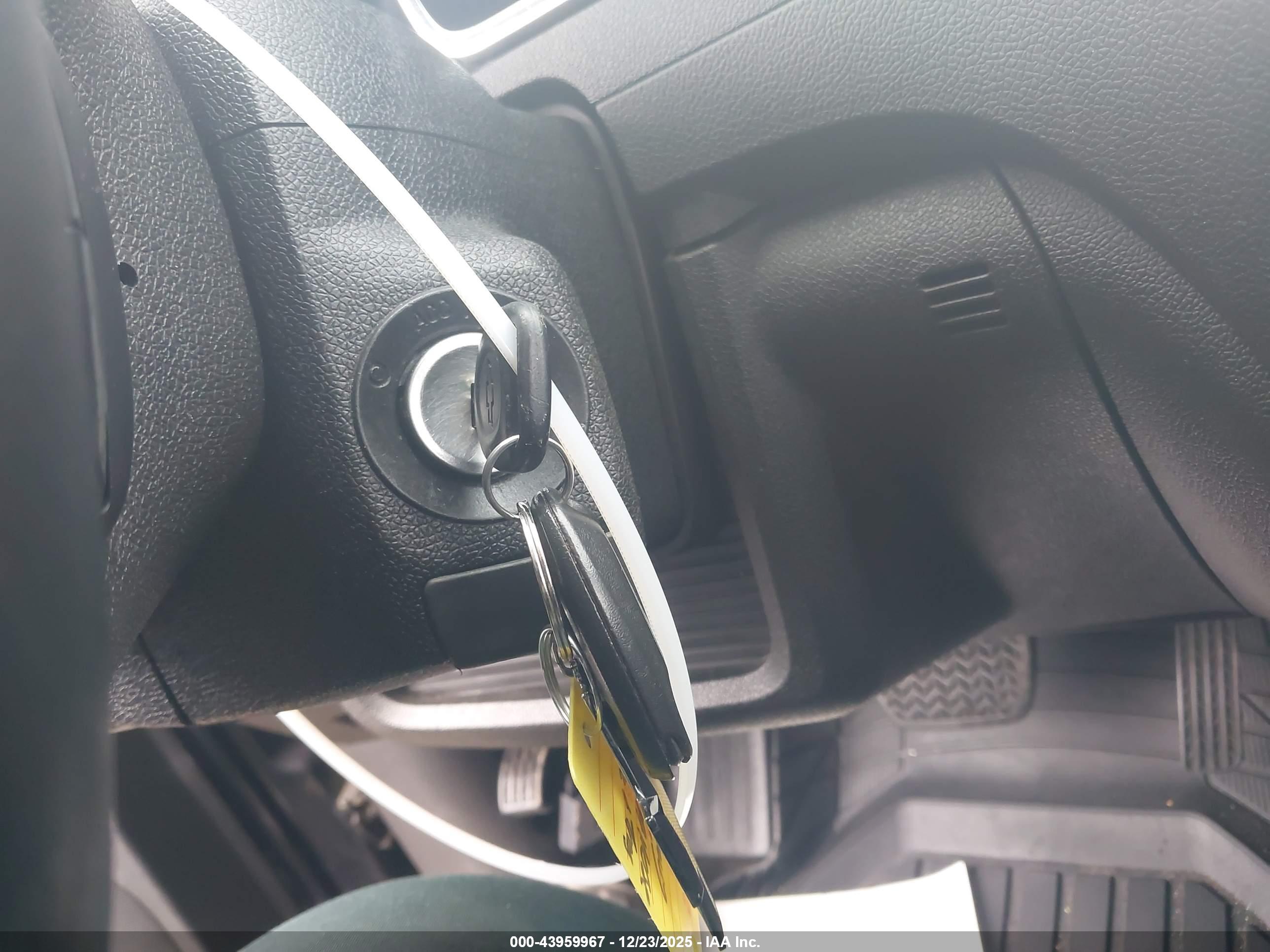 CHEVROLET TRAVERSE image 11