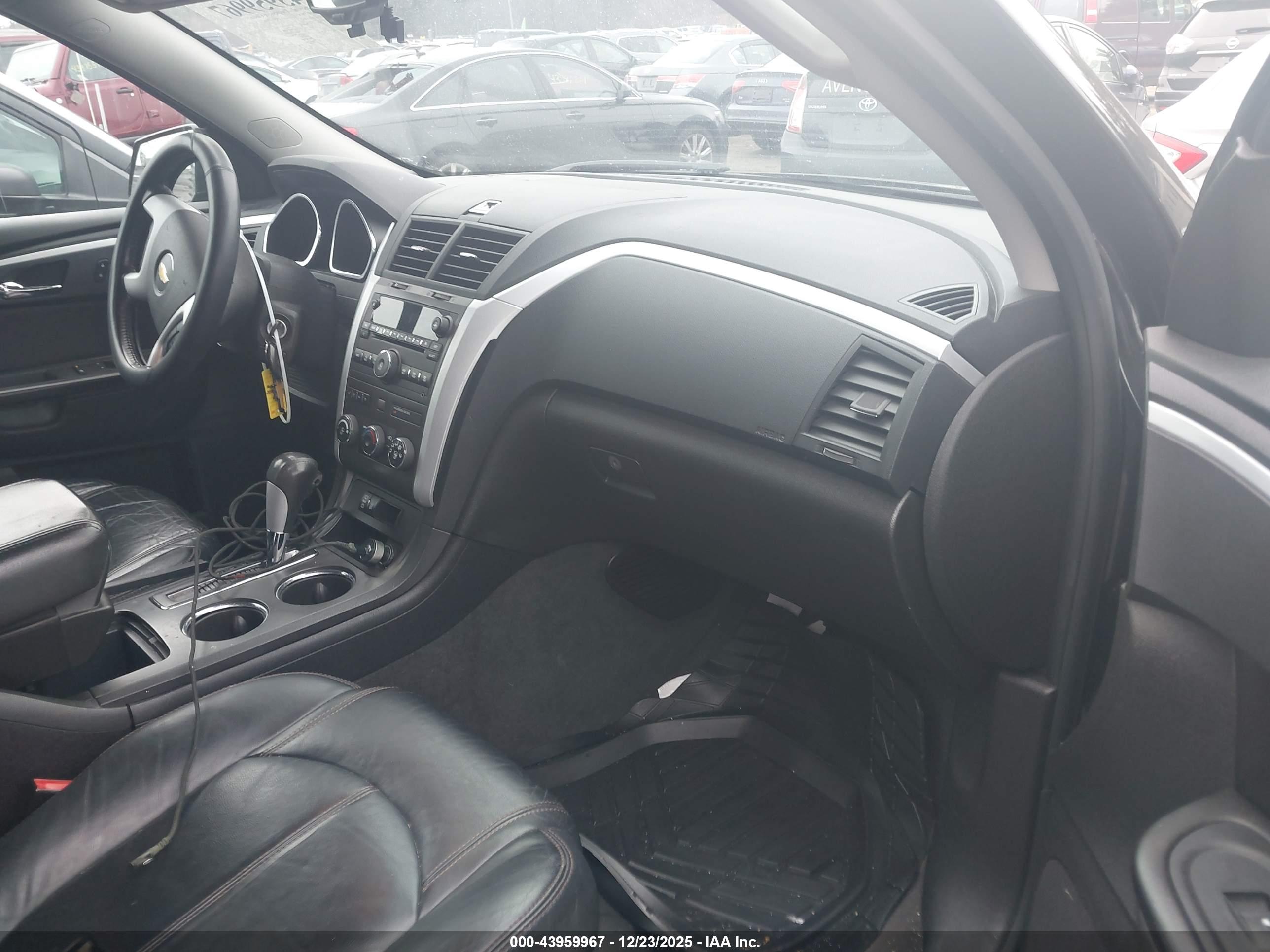 CHEVROLET TRAVERSE image 5