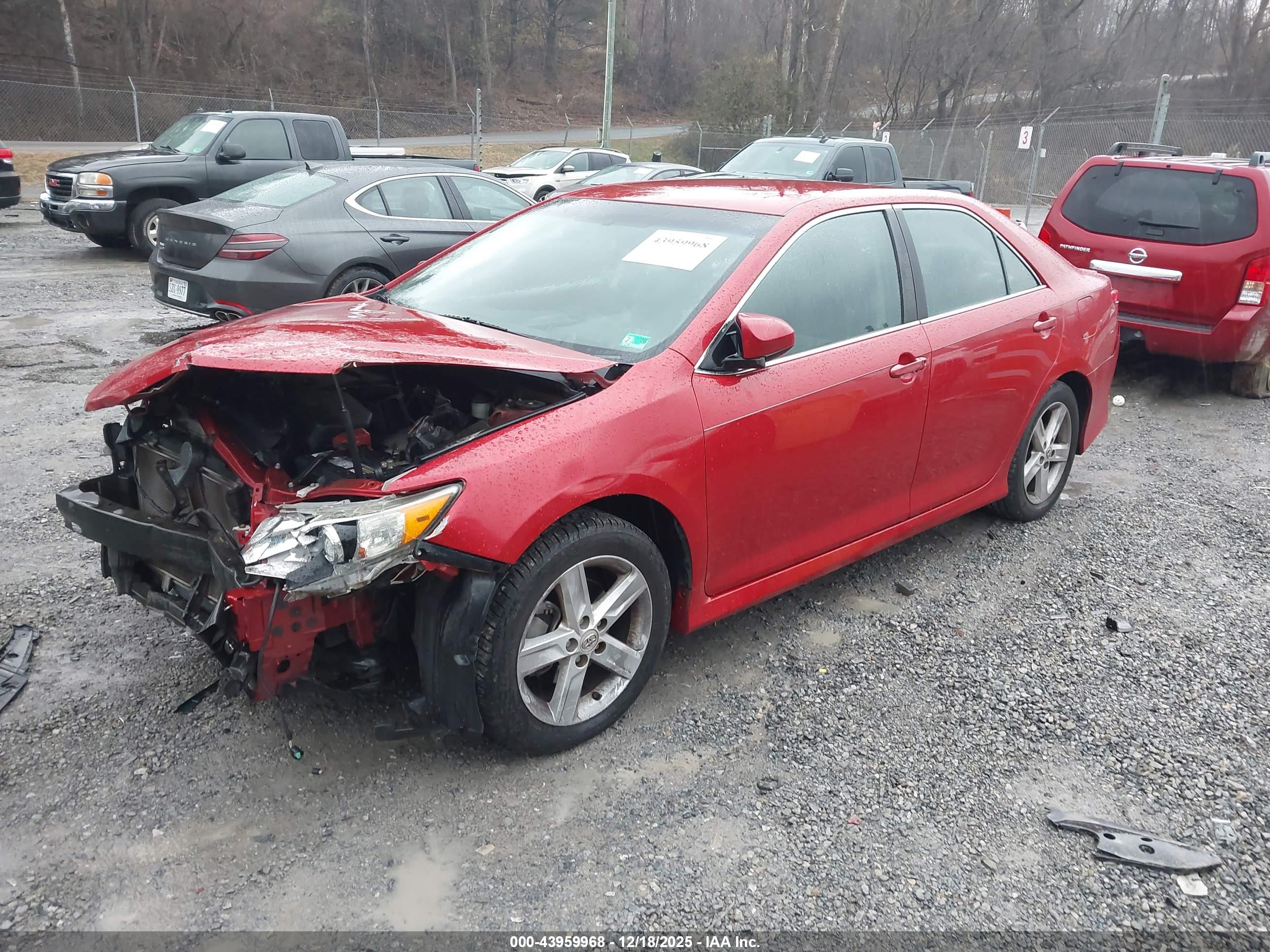 TOYOTA CAMRY image 2
