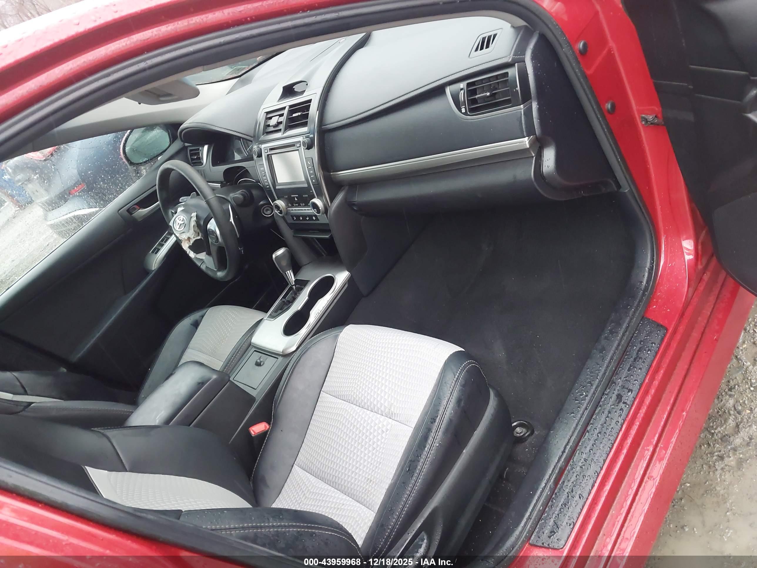 TOYOTA CAMRY image 5